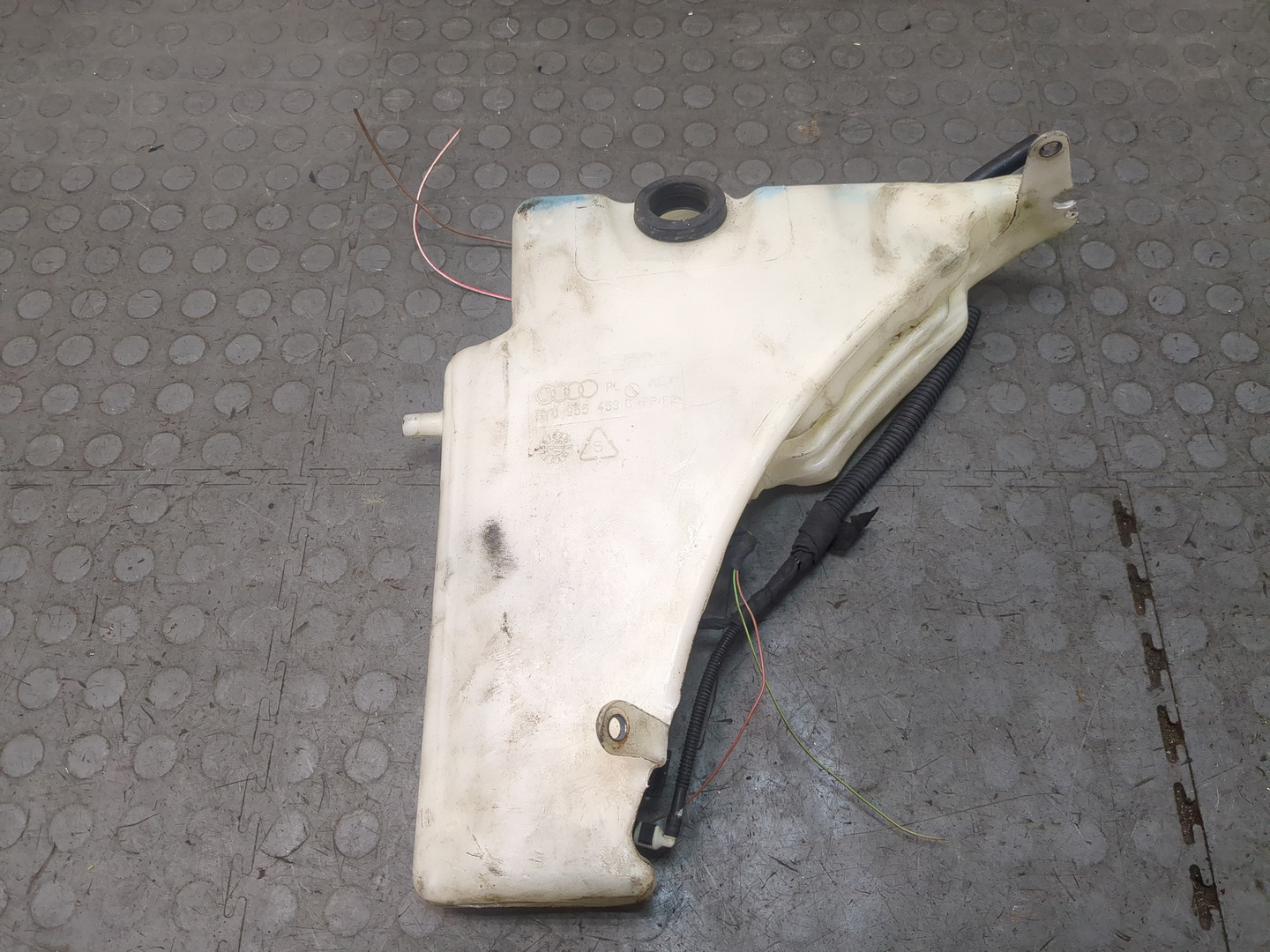 Бачок омывателя лобового стекла