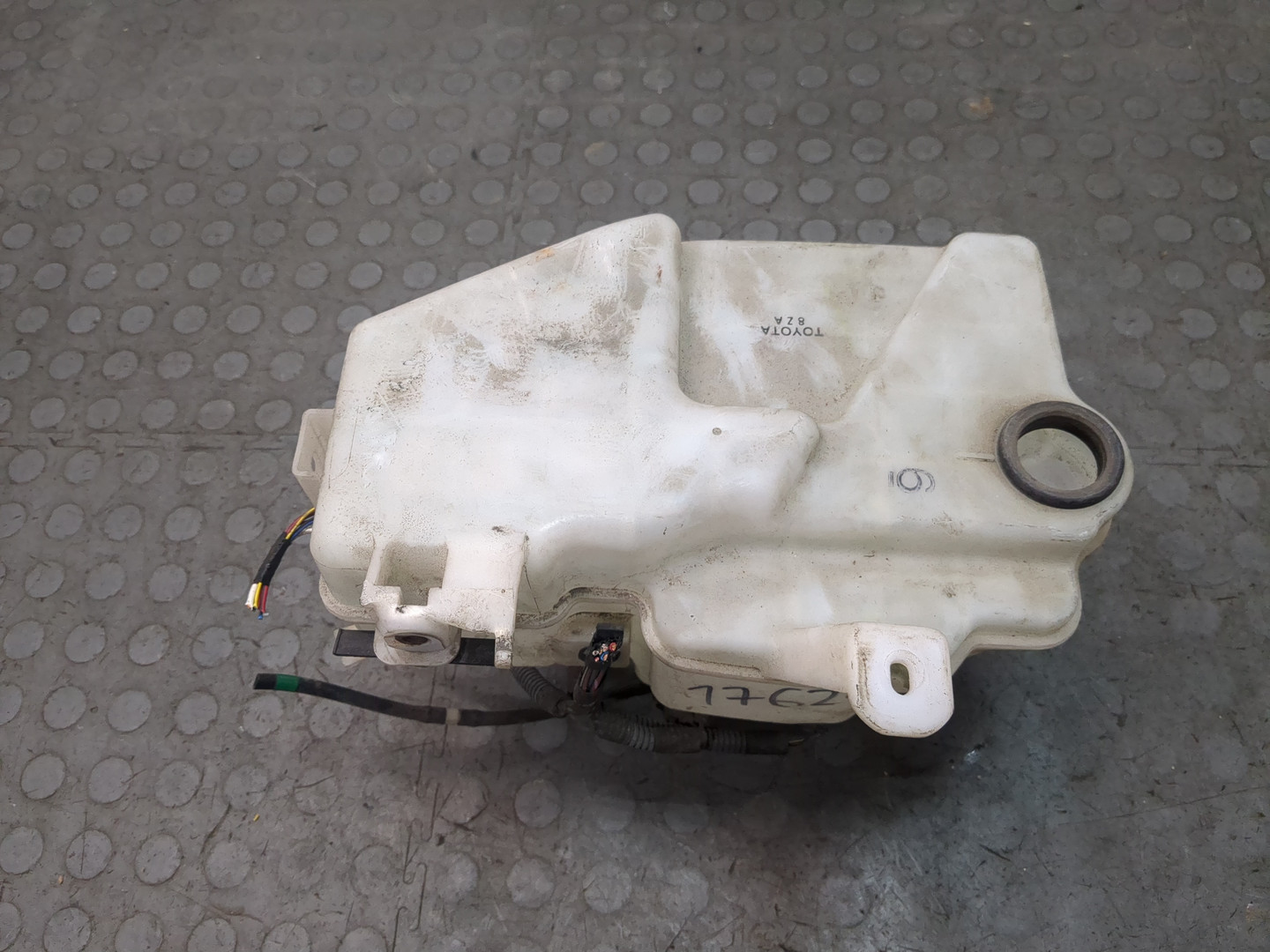 Бачок омывателя лобового стекла