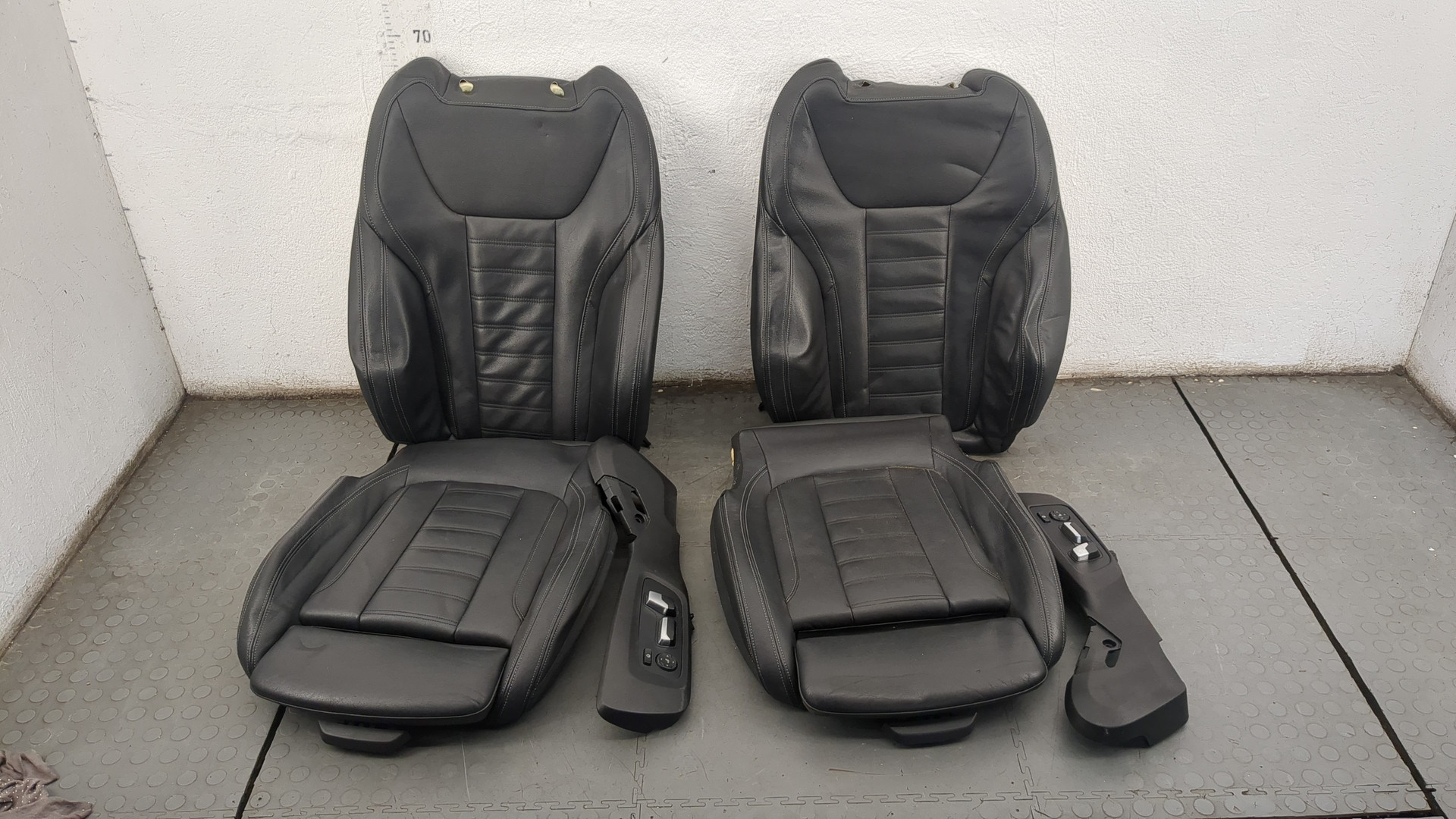 Сиденье переднее левое