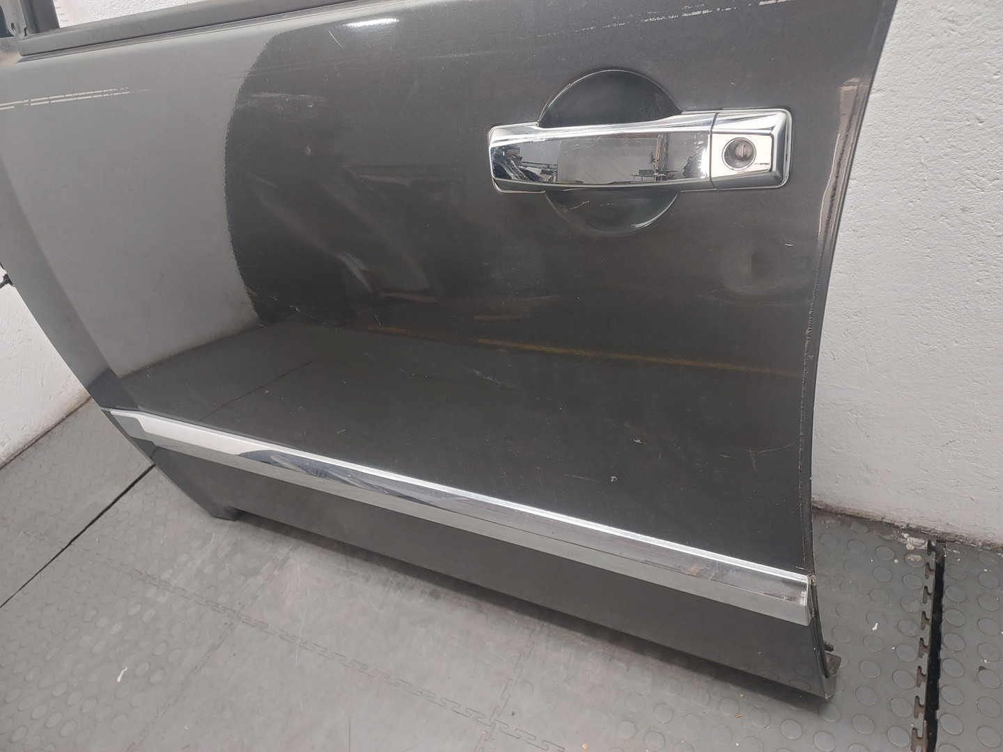 Дверь передняя левая