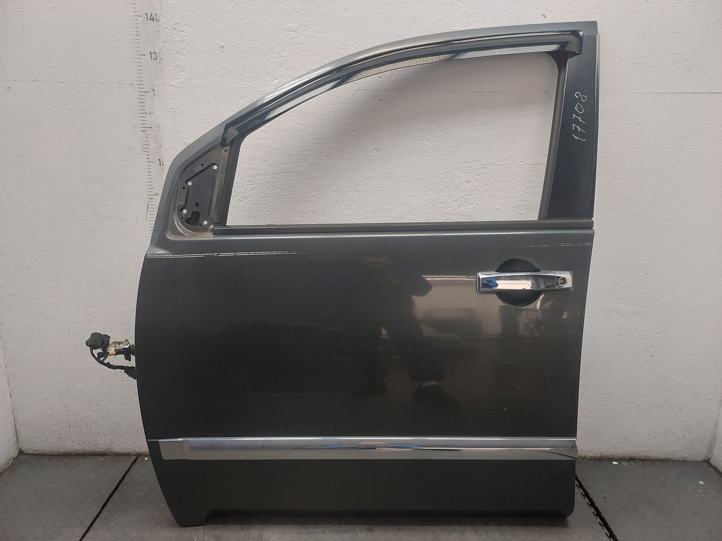 Дверь передняя левая