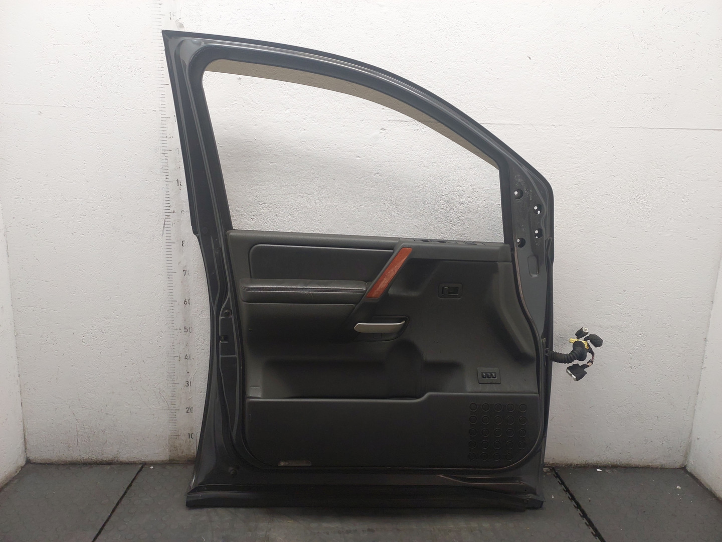 Дверь передняя левая