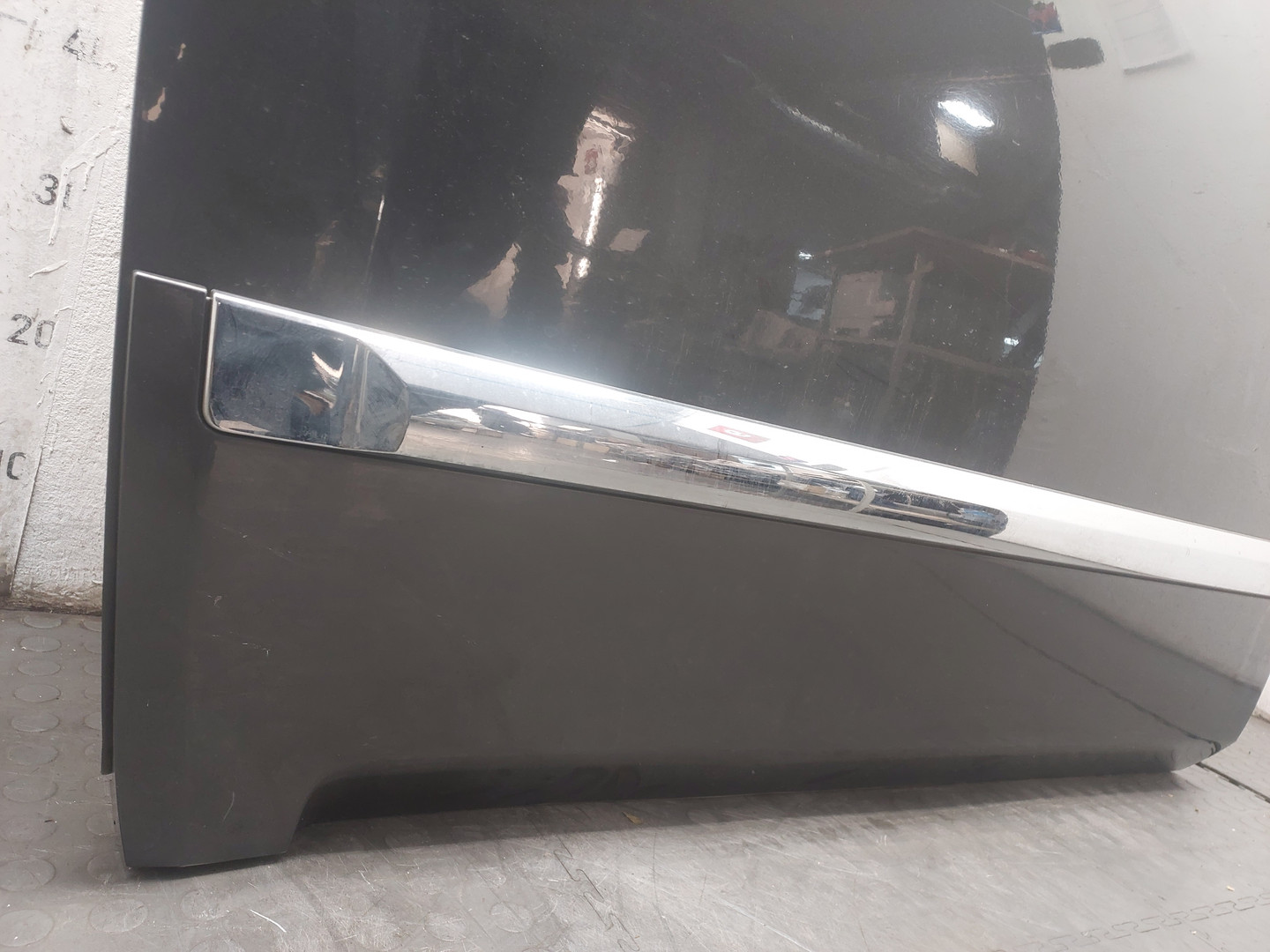 Дверь передняя левая