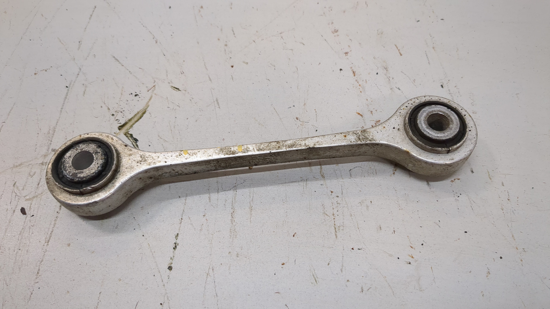 Рычаг передний