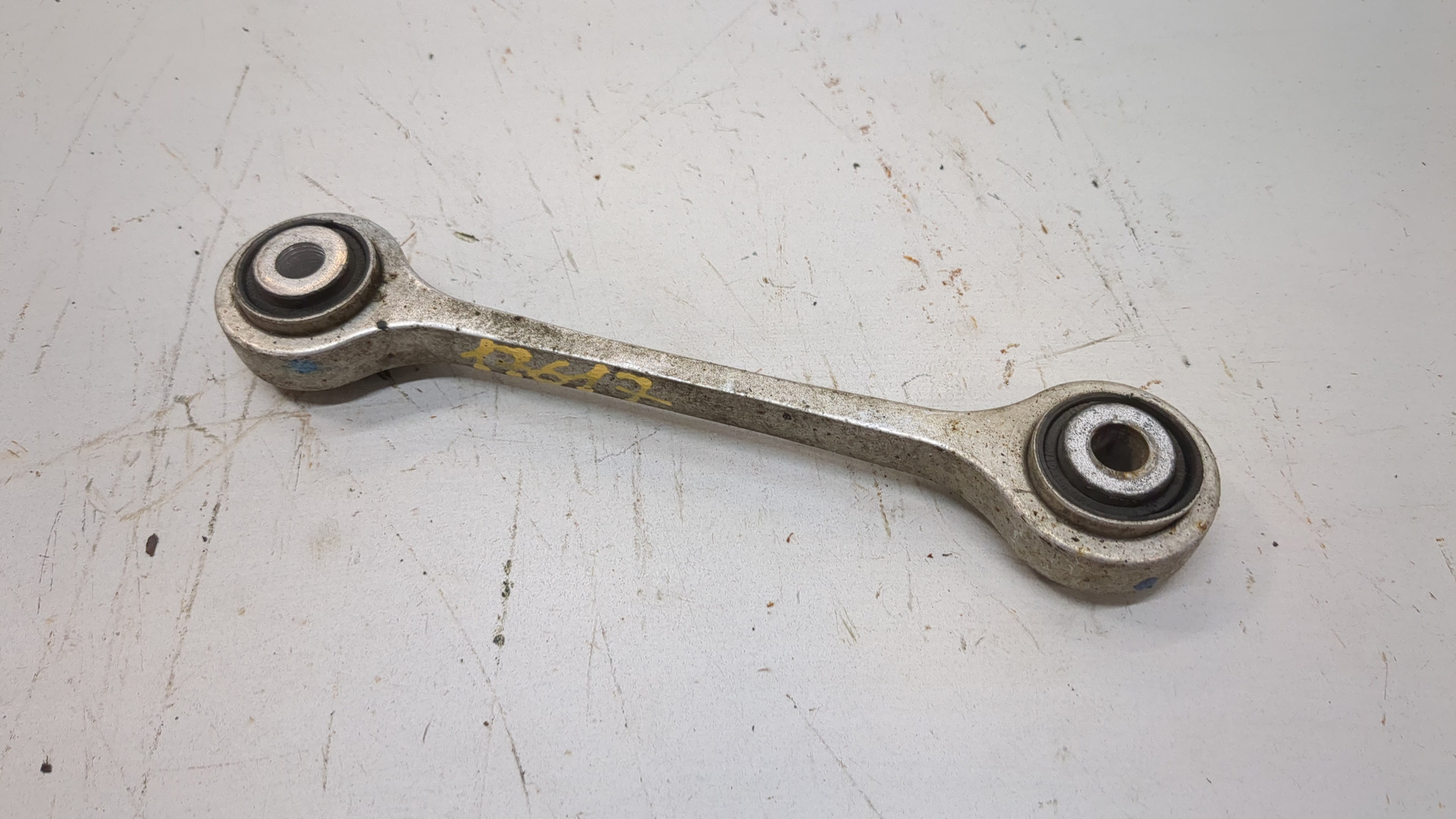 Рычаг передний