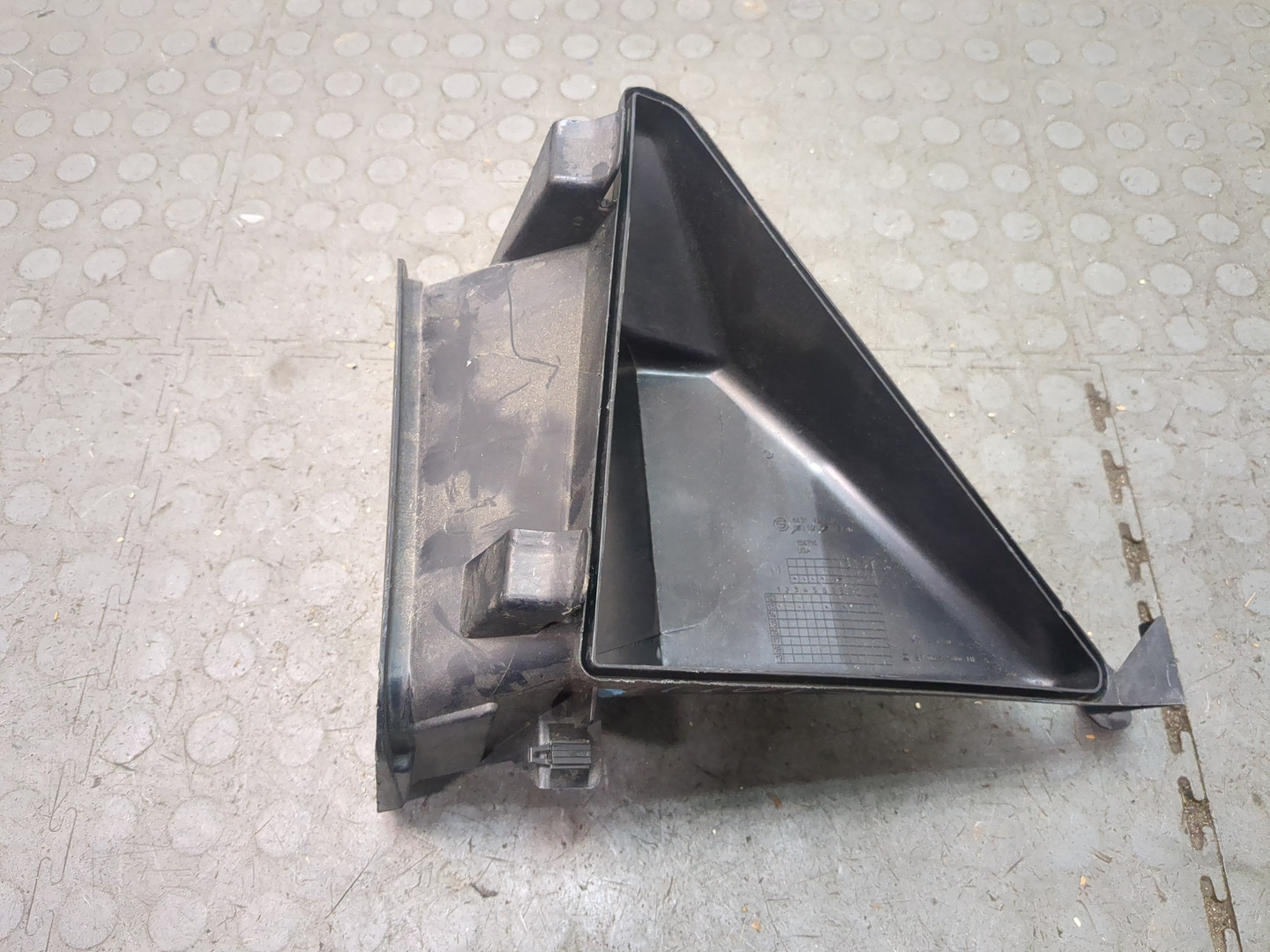 Корпус салонного фильтра