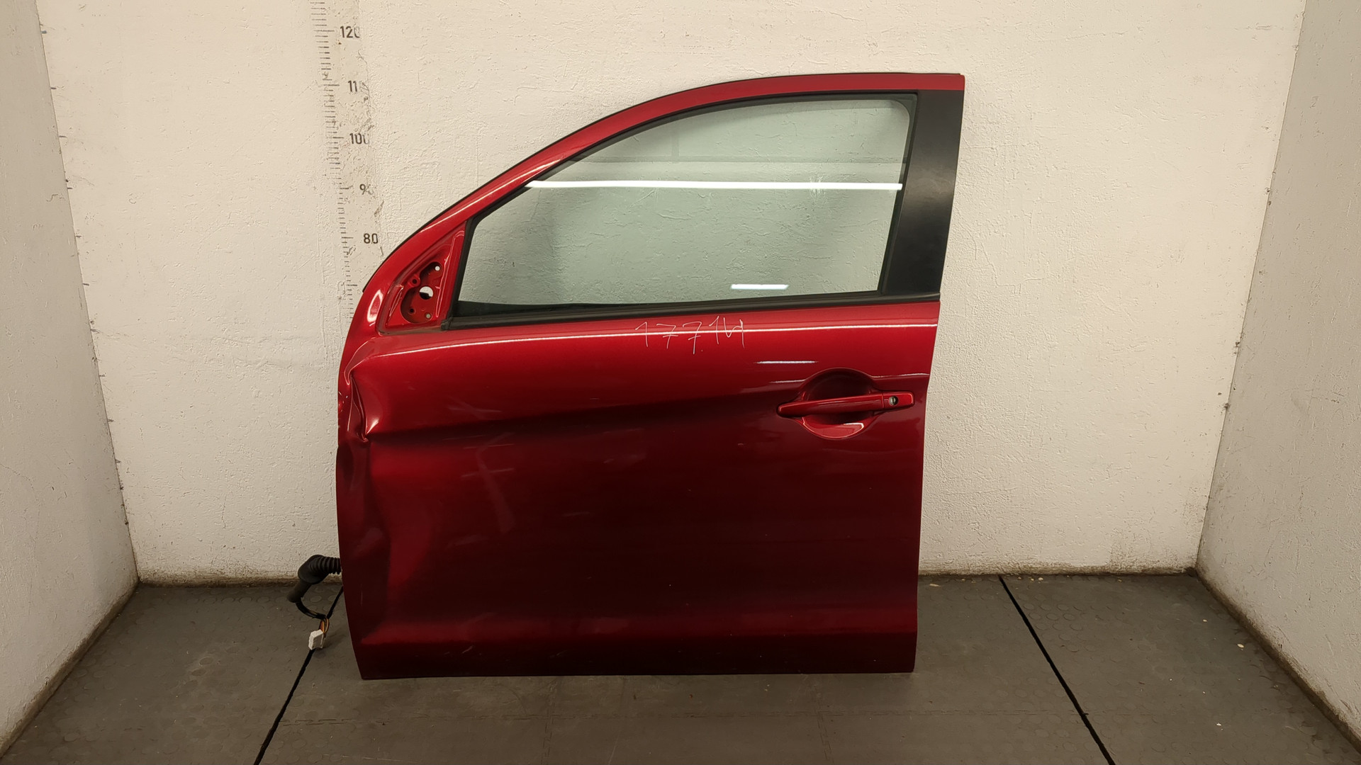 Дверь передняя левая