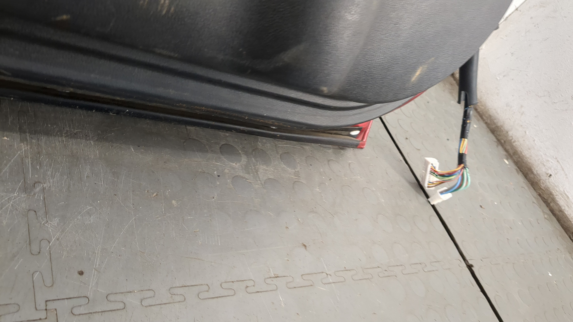 Дверь передняя левая