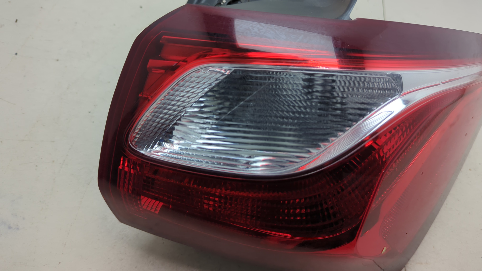 Фонарь задний правый