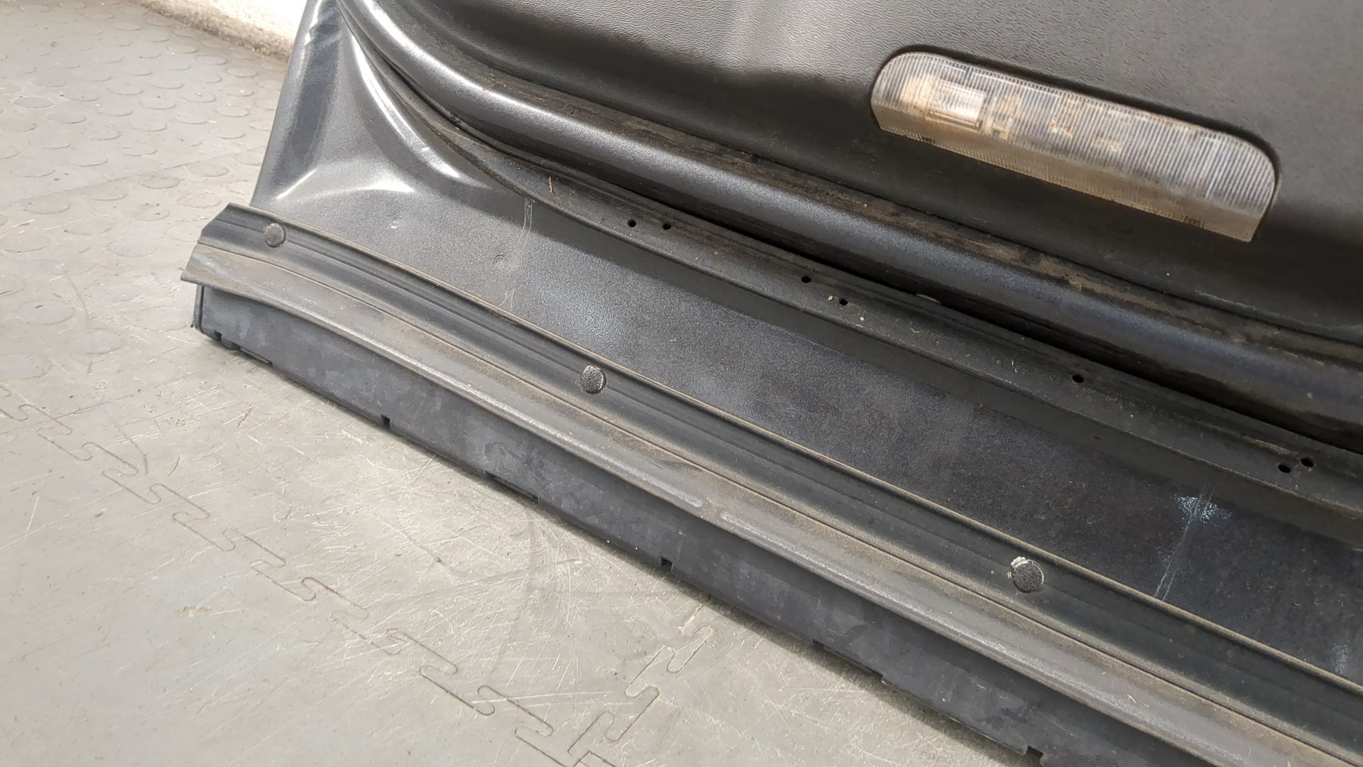 Дверь задняя правая