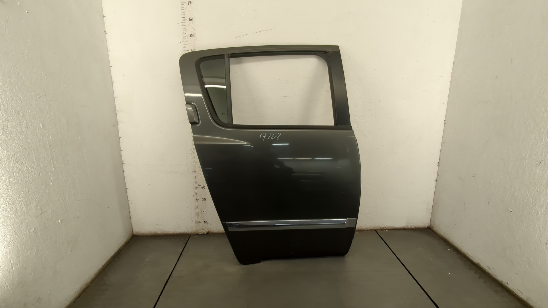 Дверь задняя правая