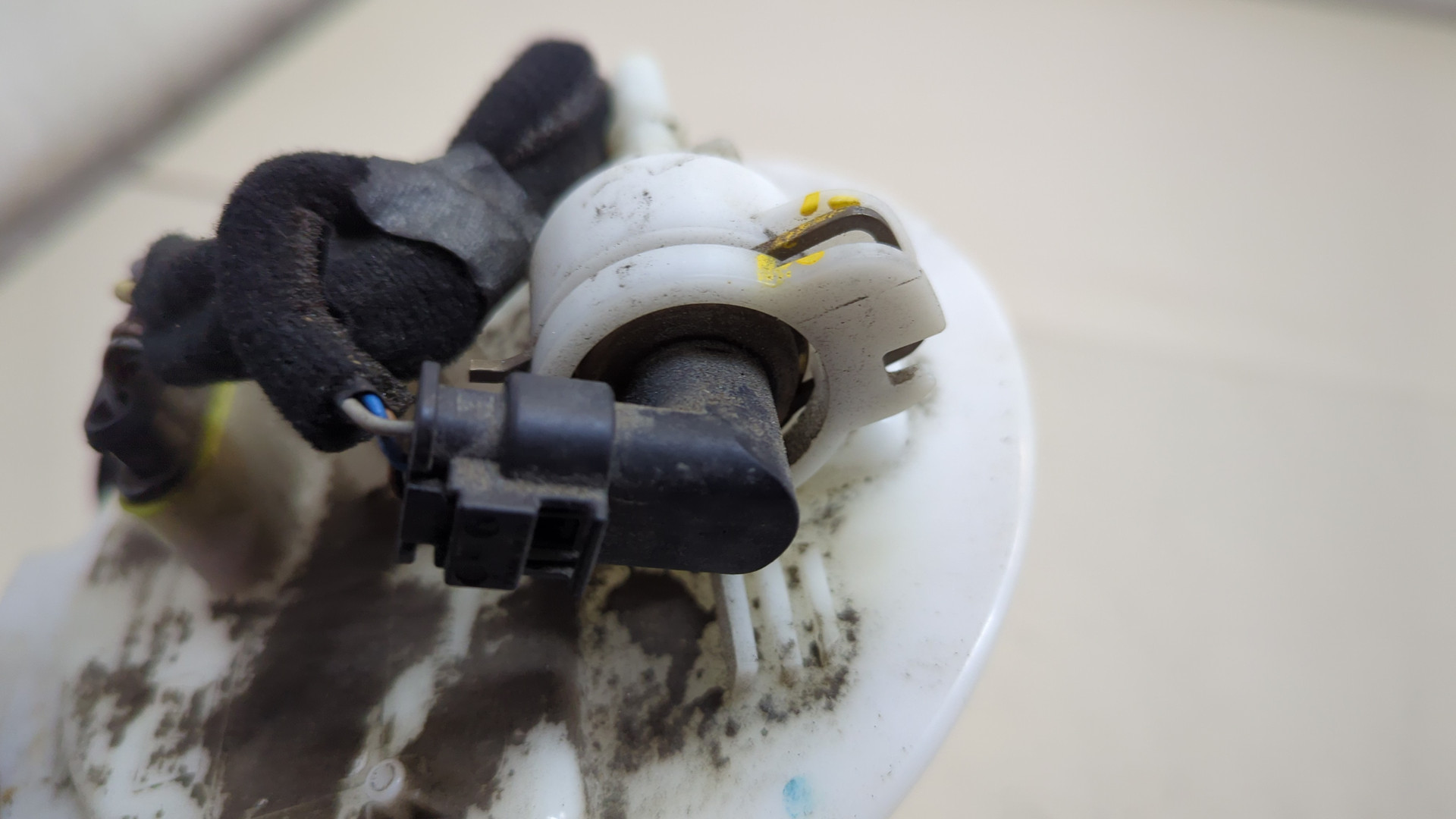 Насос топливный электрический