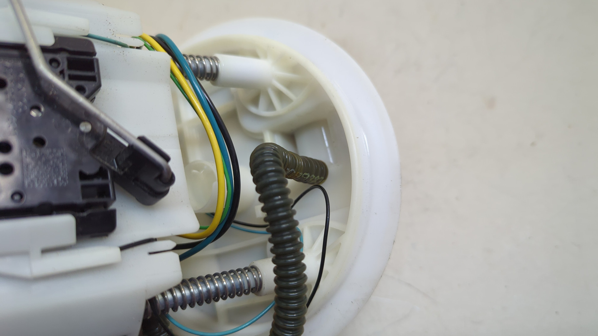 Насос топливный электрический