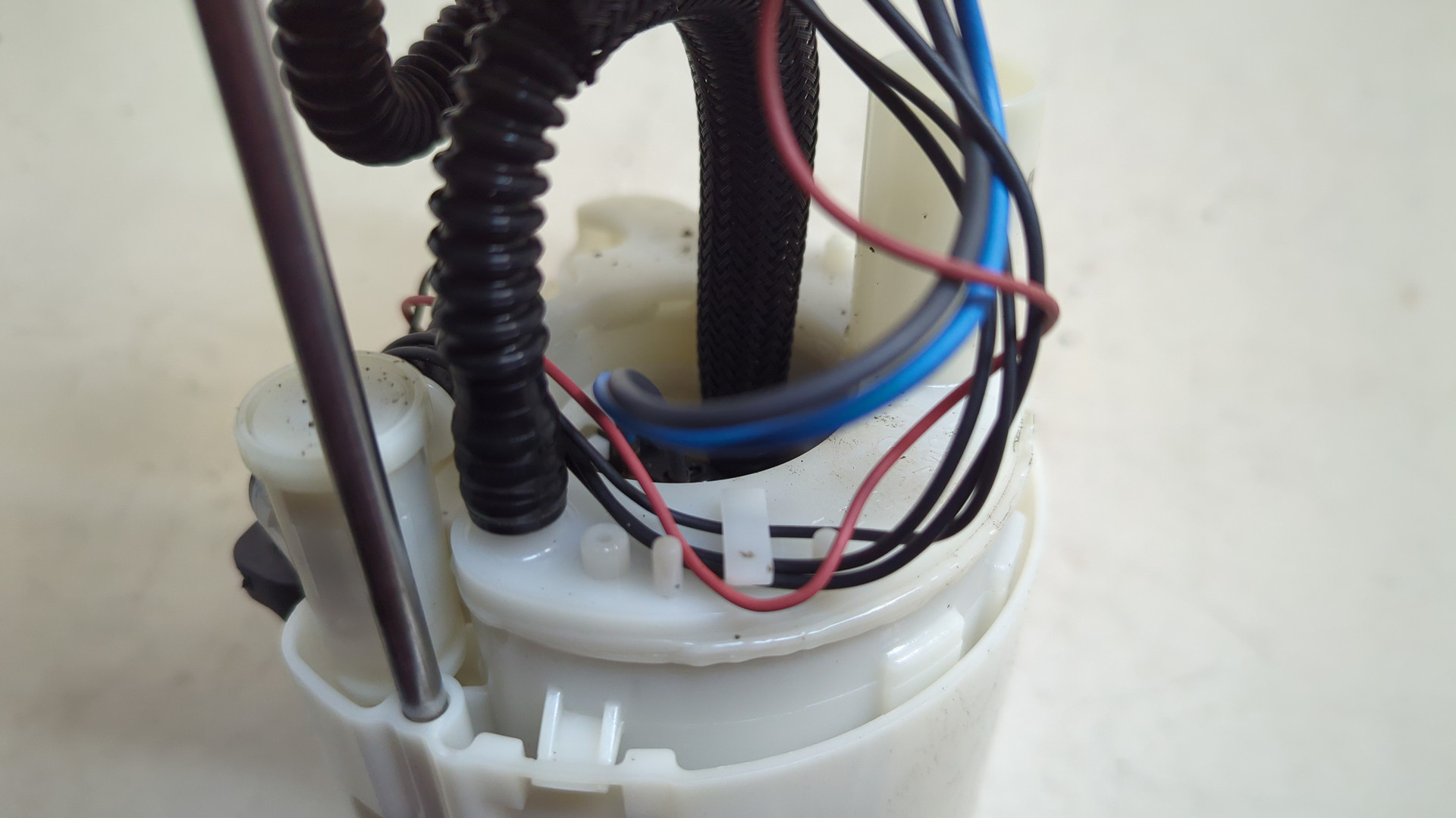 Насос топливный электрический