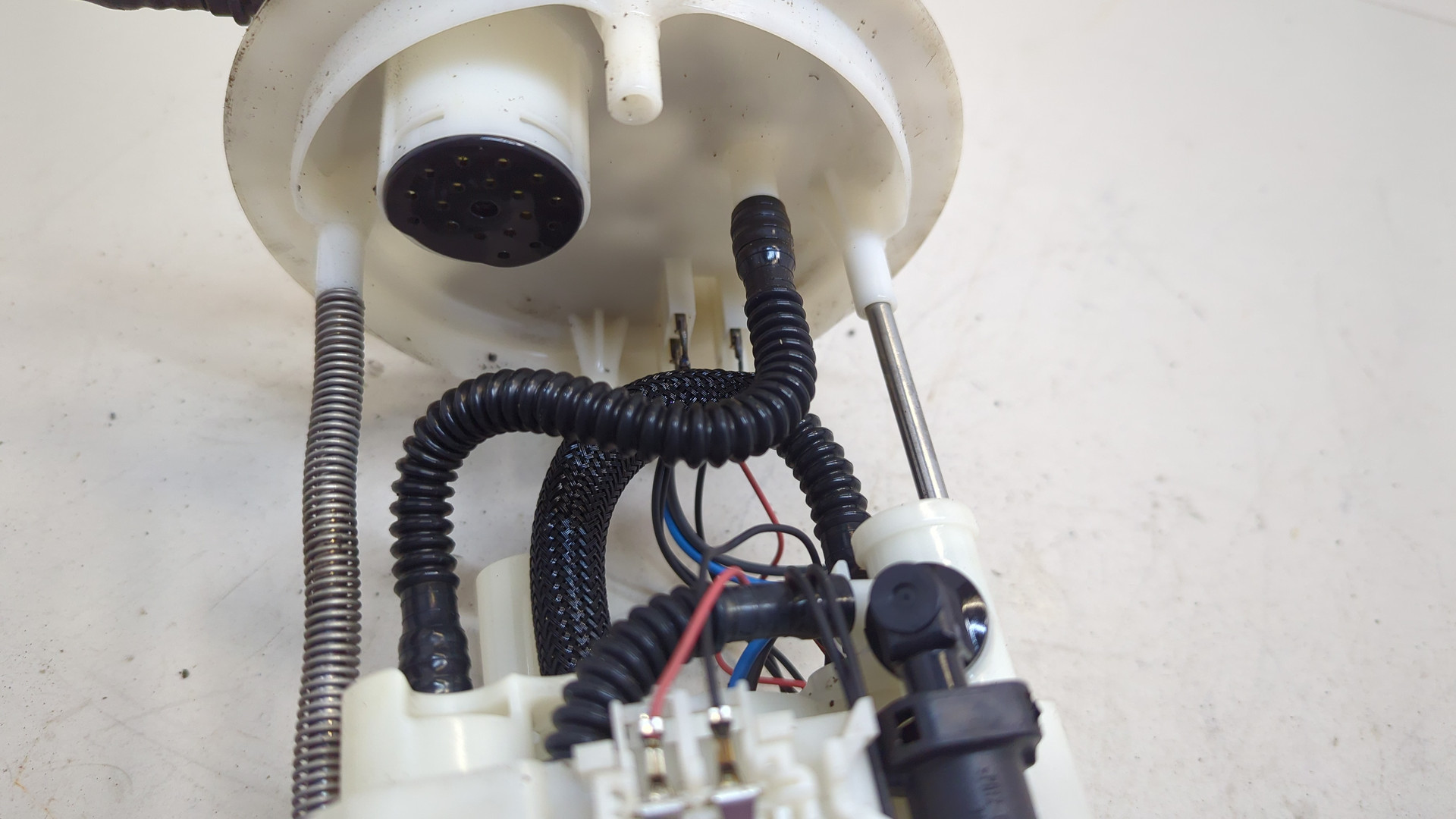 Насос топливный электрический