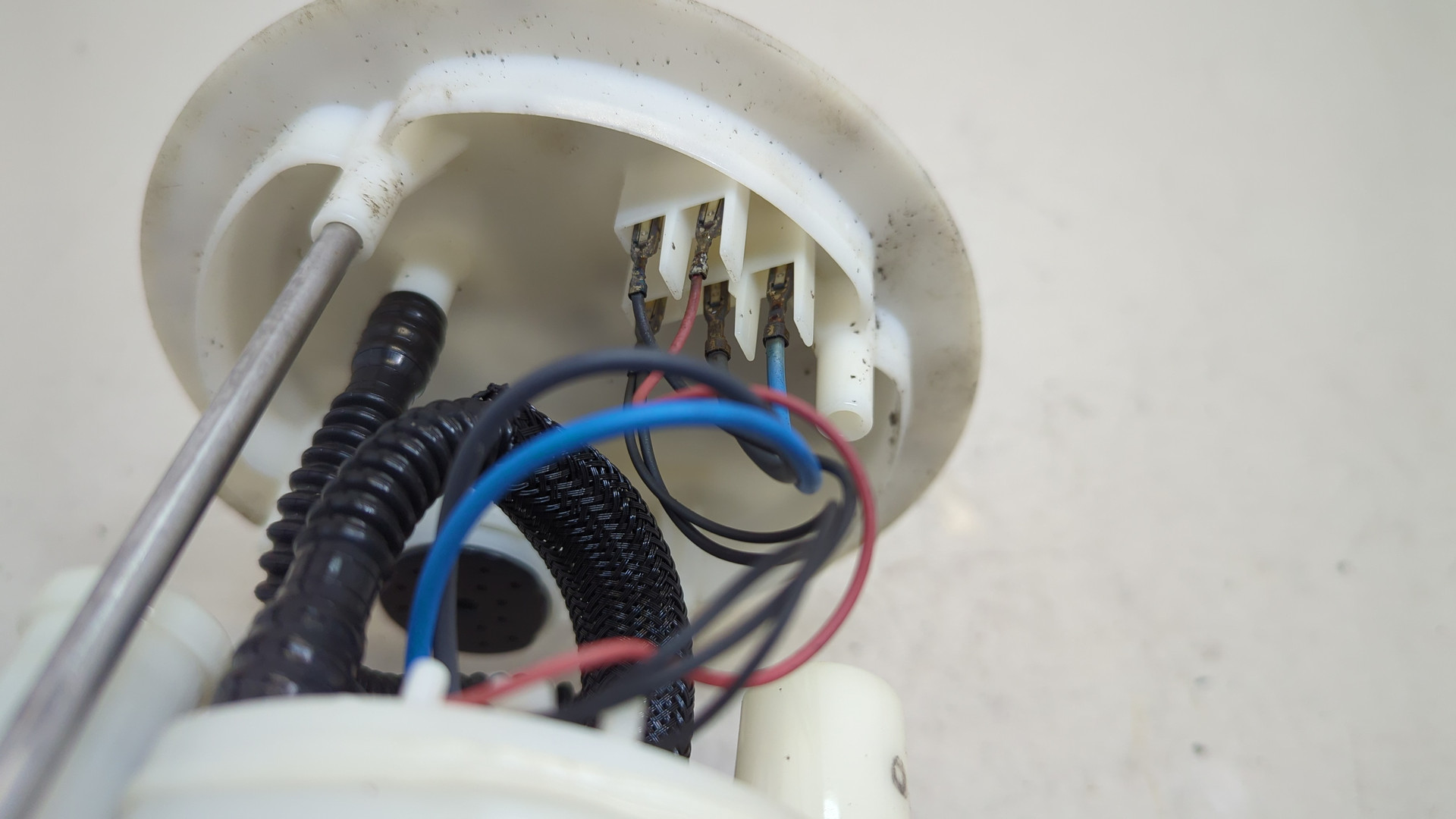 Насос топливный электрический