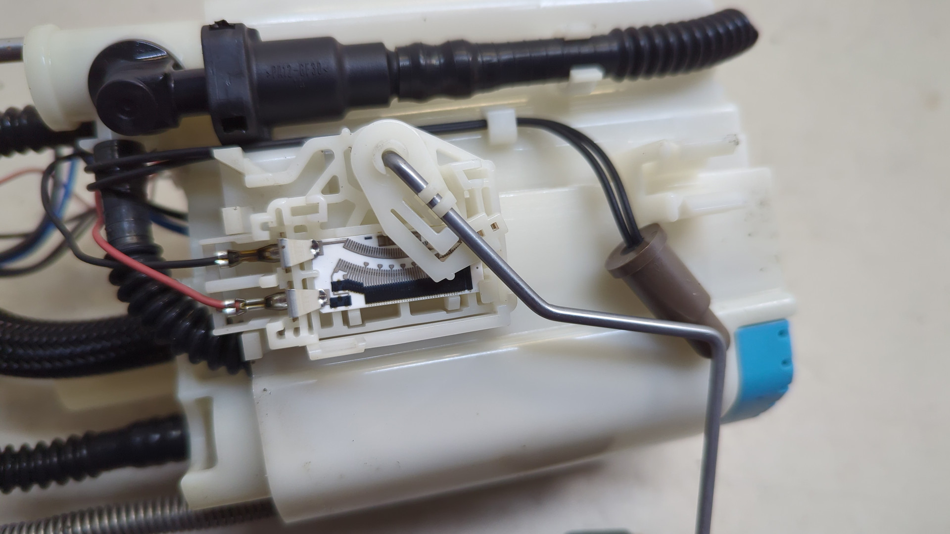 Насос топливный электрический