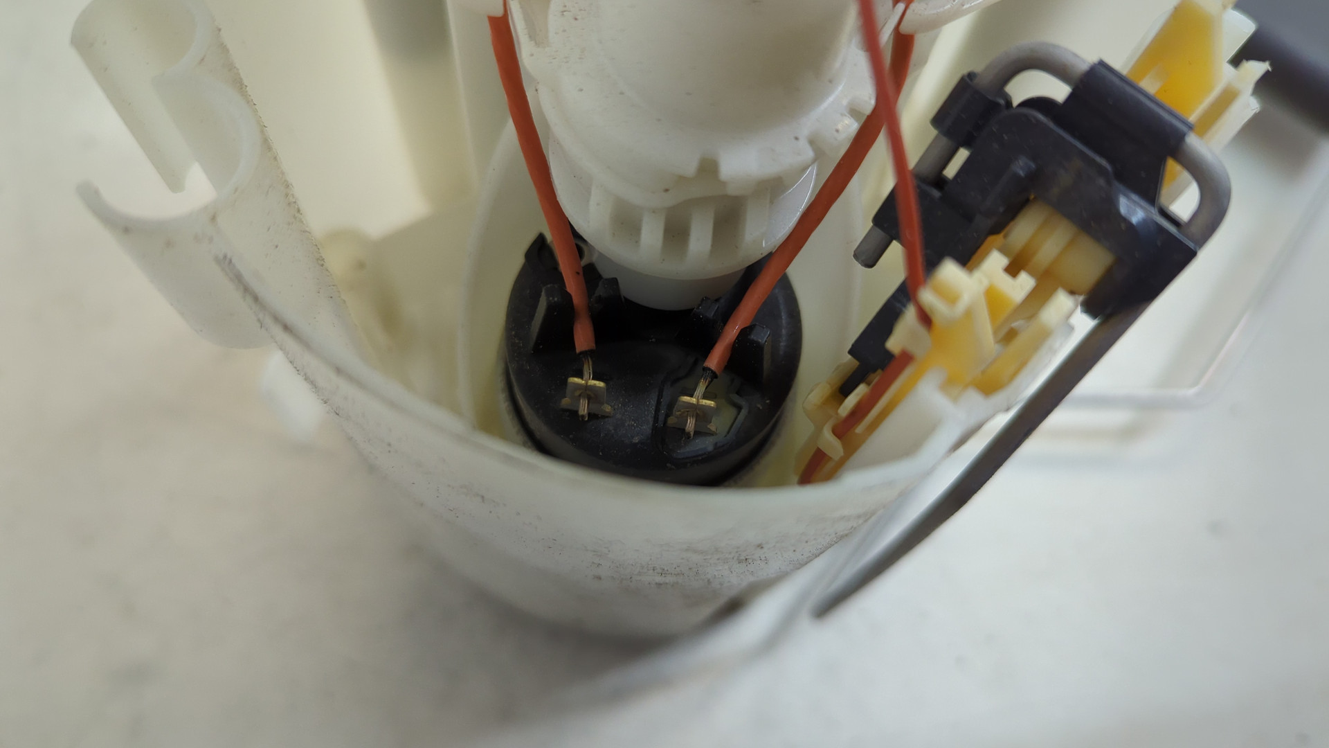 Насос топливный электрический