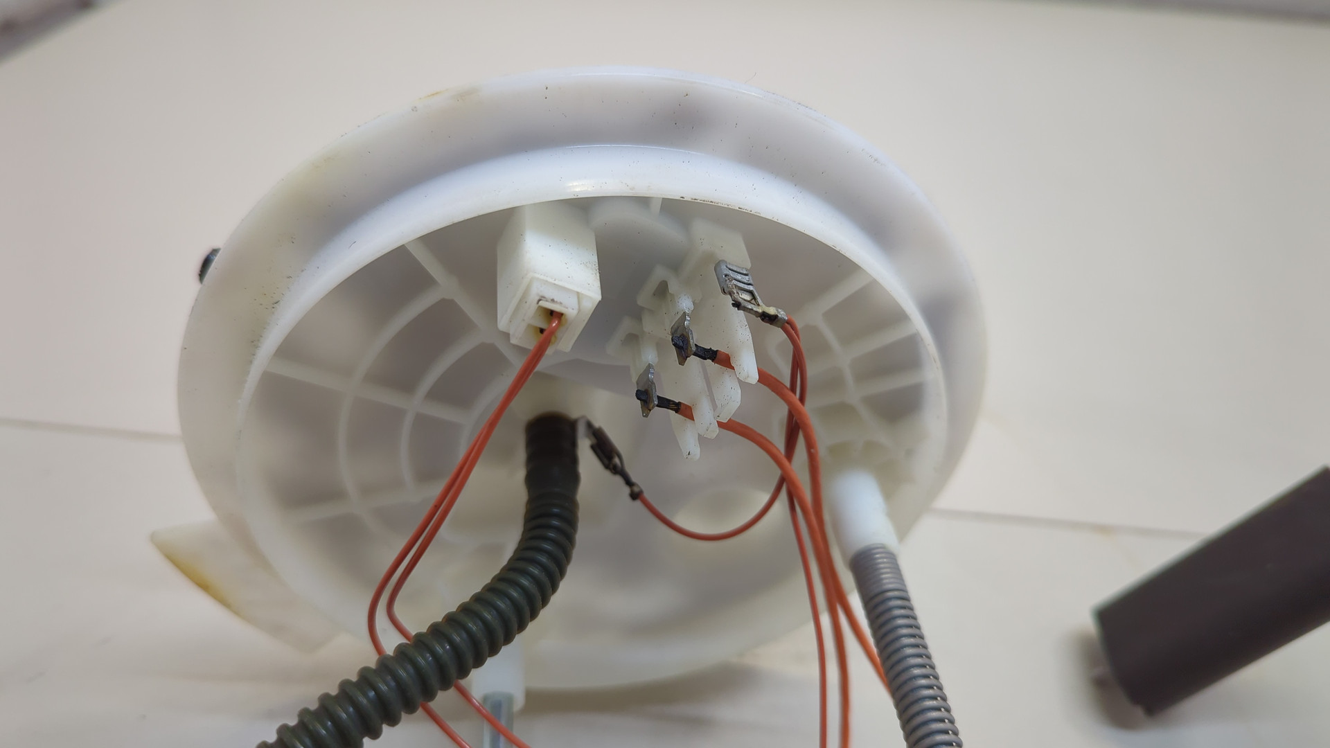 Насос топливный электрический