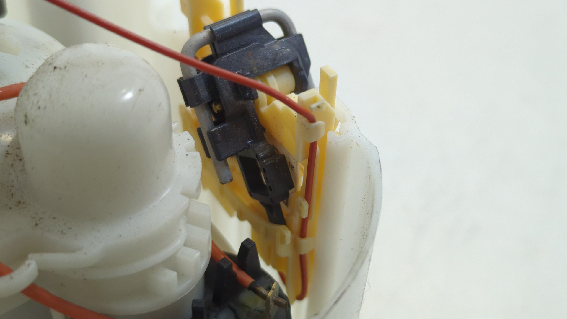 Насос топливный электрический