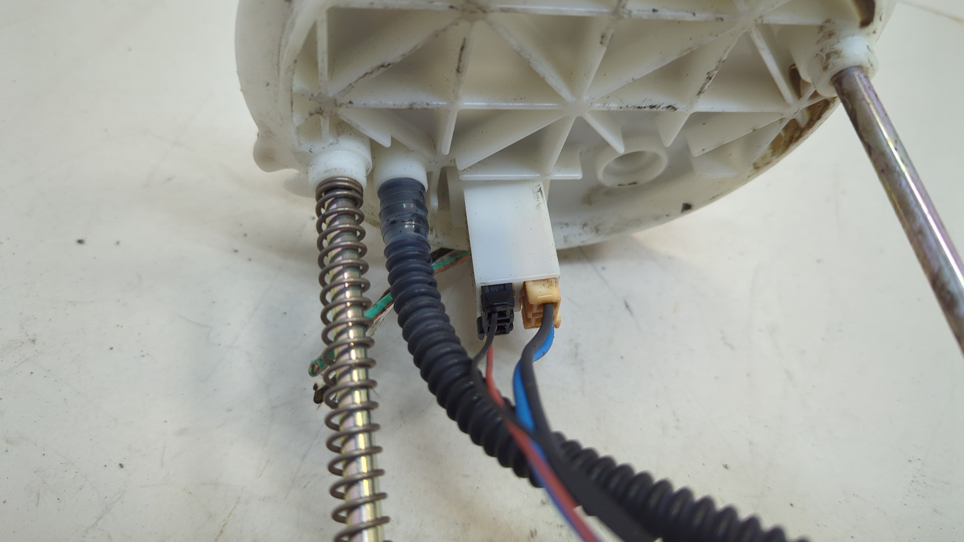 Насос топливный электрический