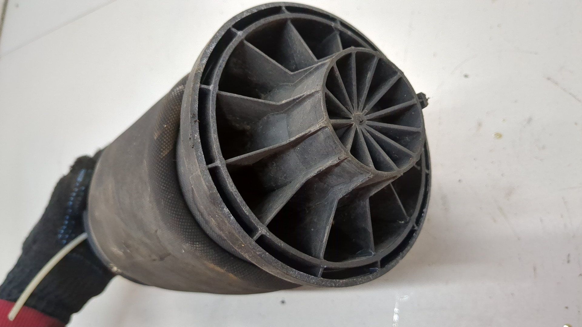 Амортизатор задний (стойка)