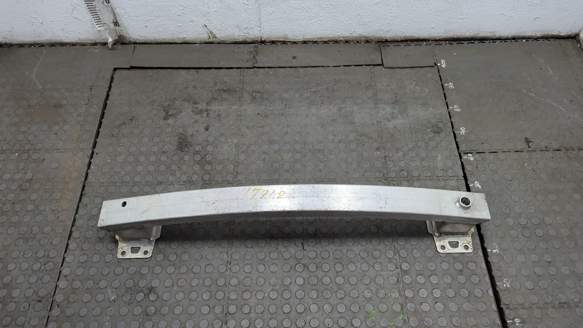 Усилитель заднего бампера