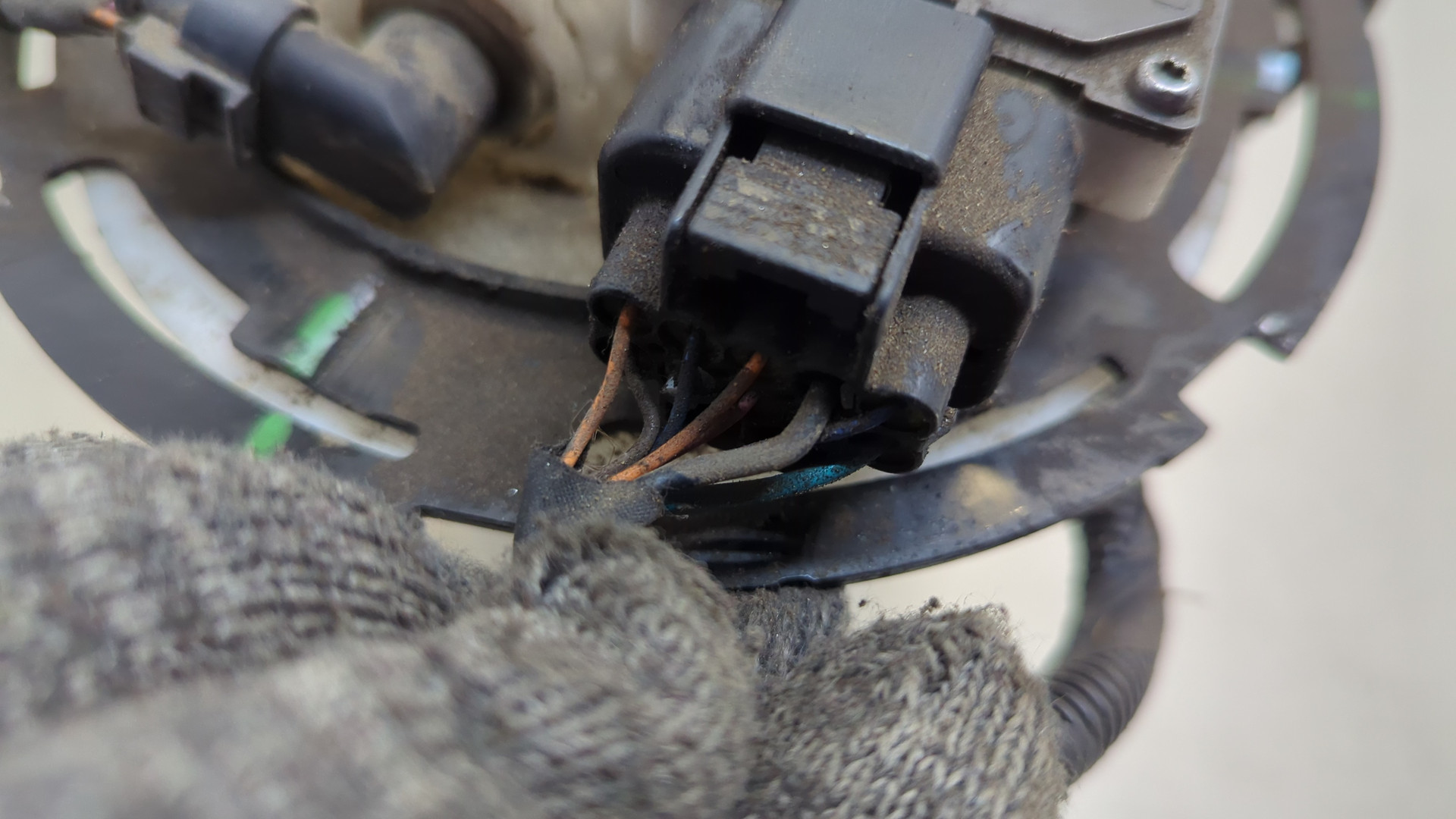 Насос топливный электрический