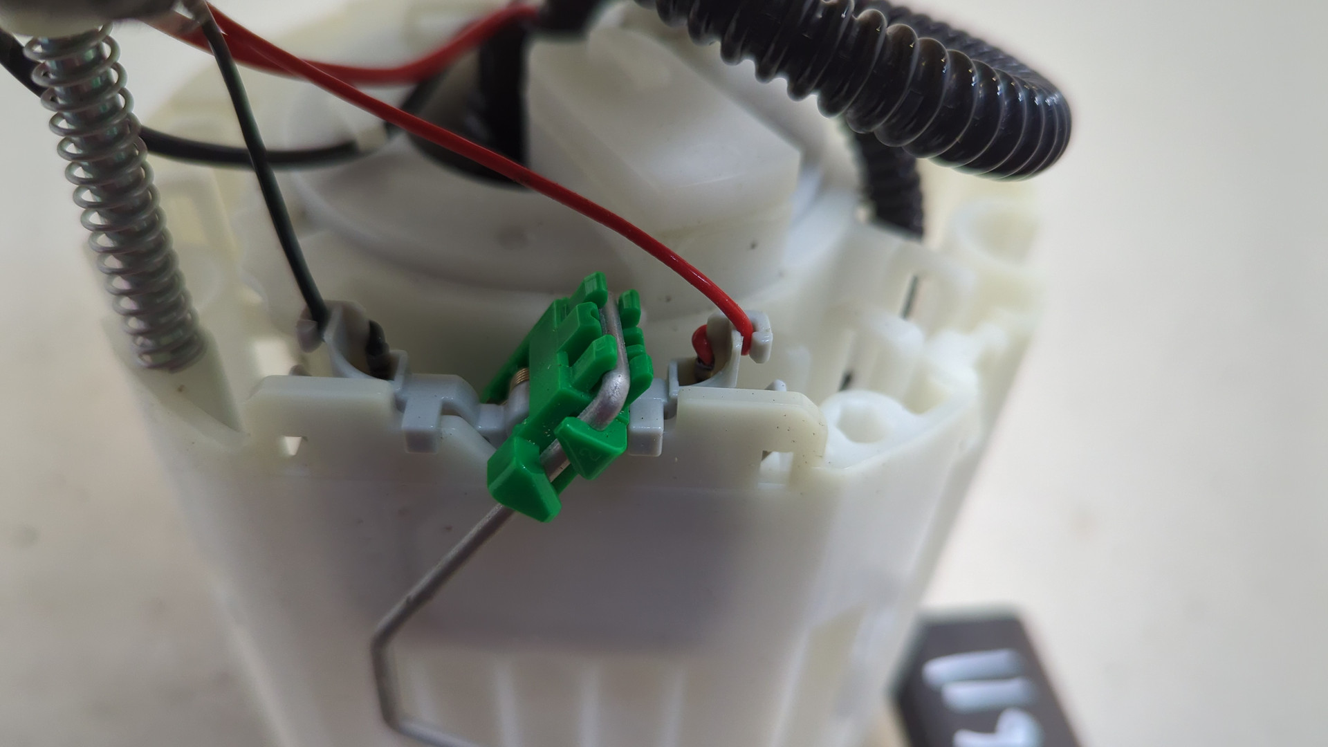 Насос топливный электрический