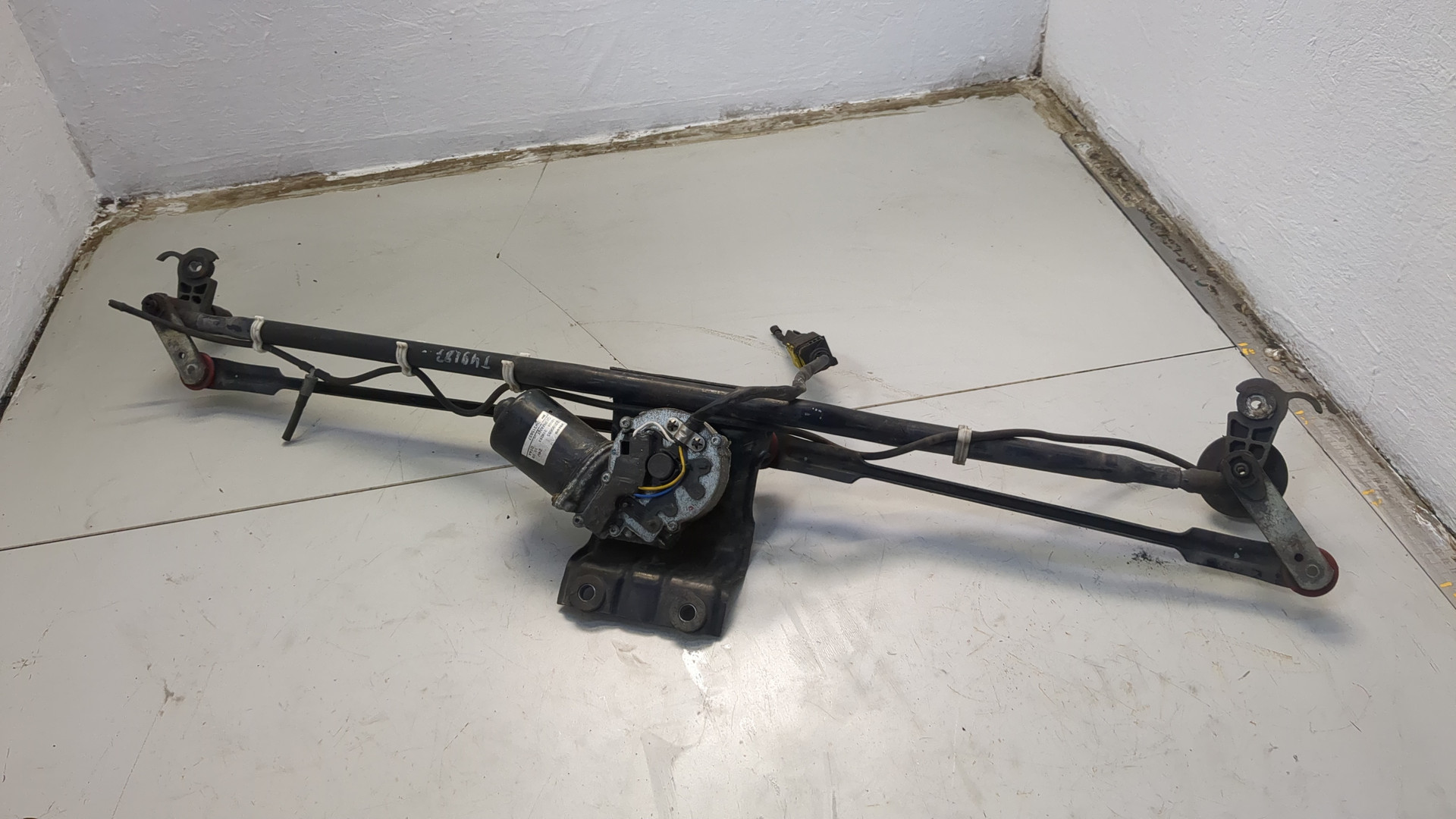 Трапеция стеклоочистителей