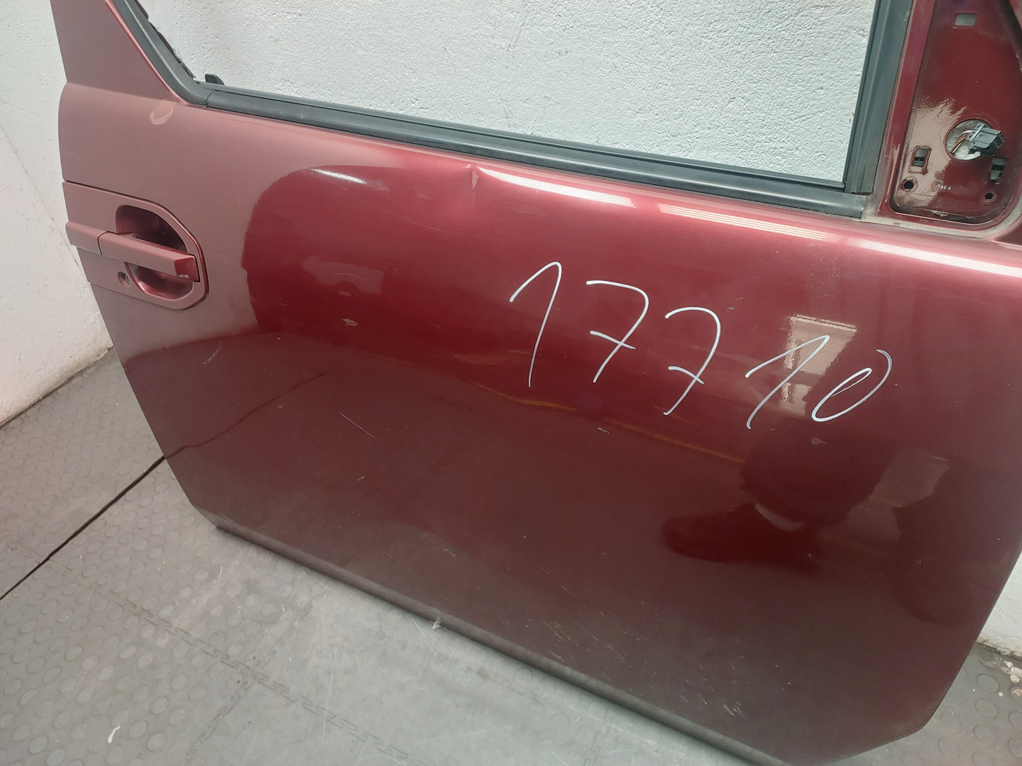 Дверь передняя правая