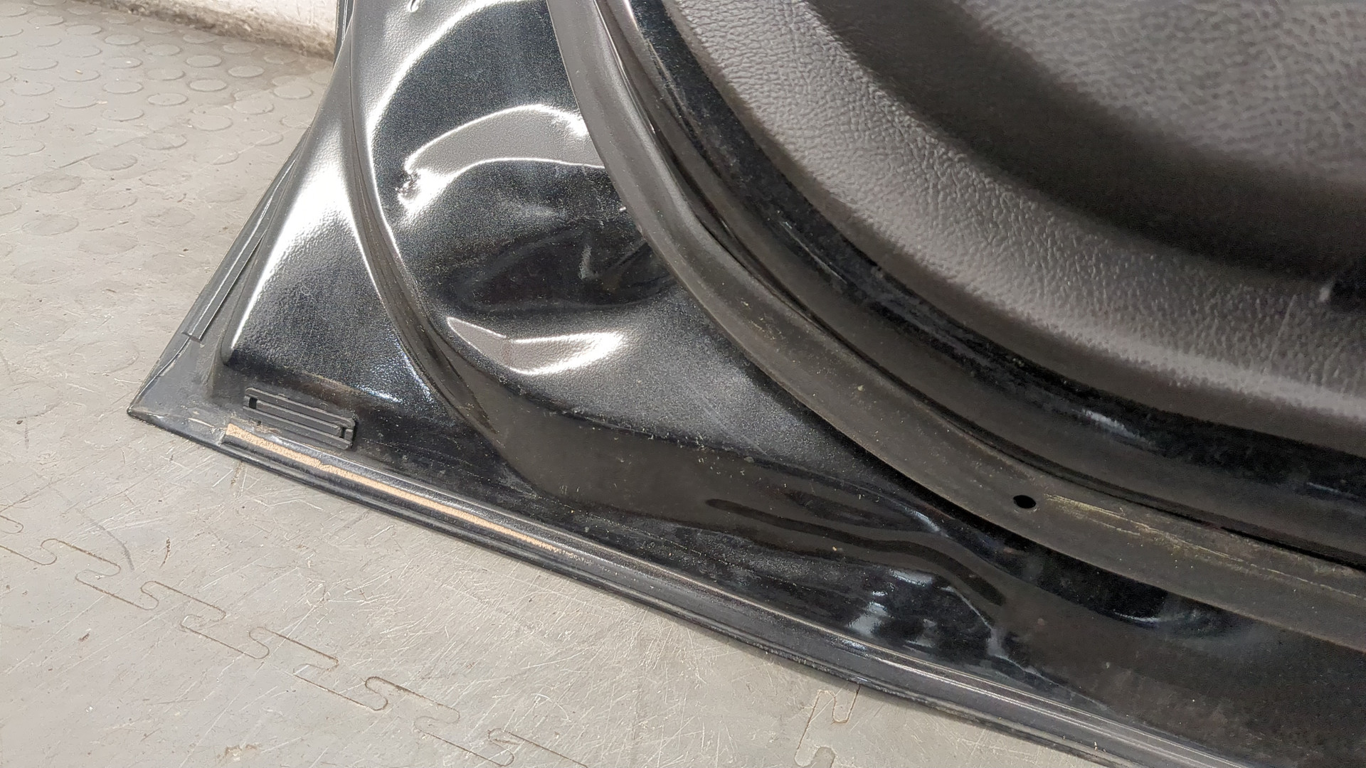 Дверь передняя левая