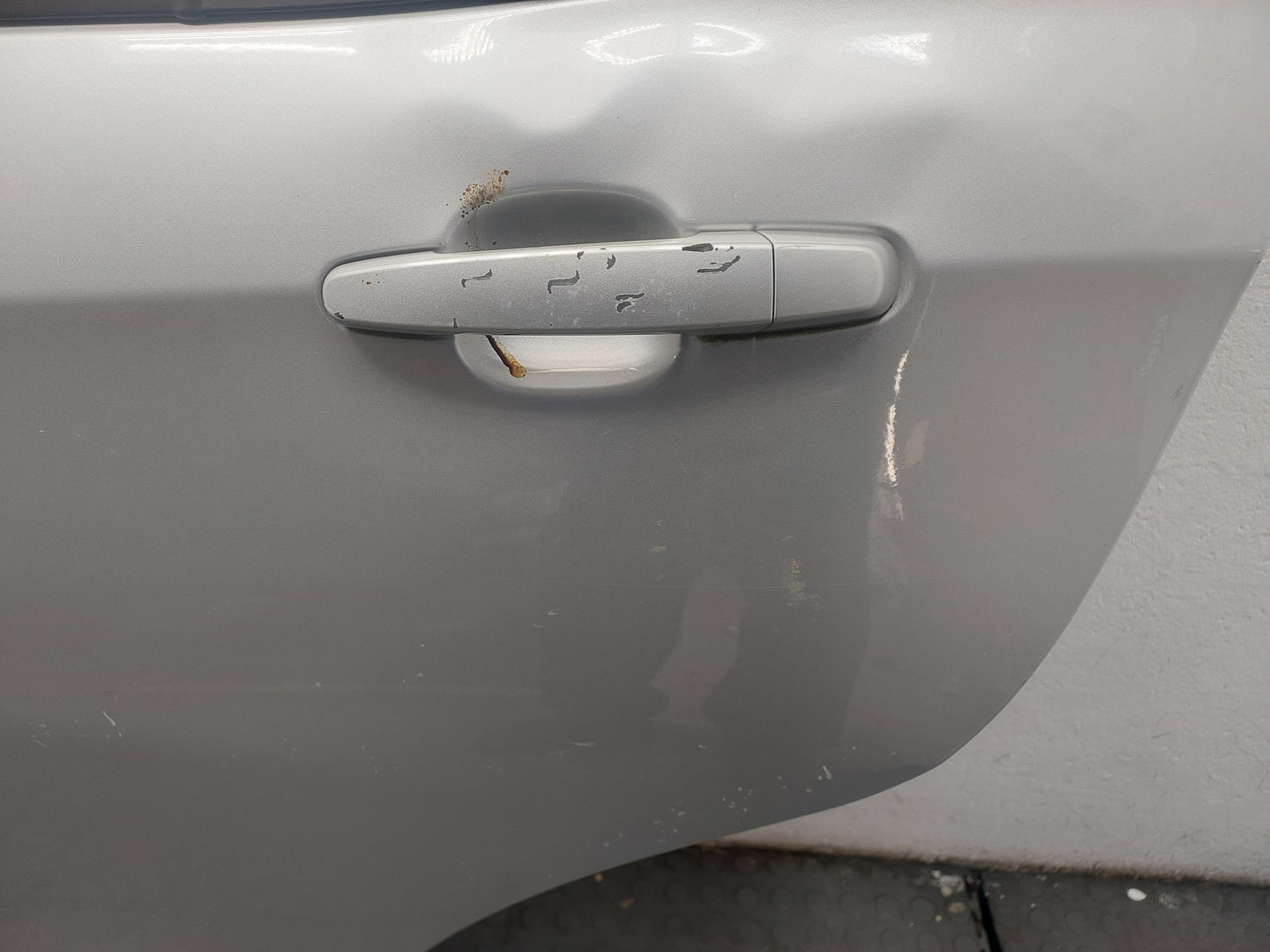 Дверь задняя левая