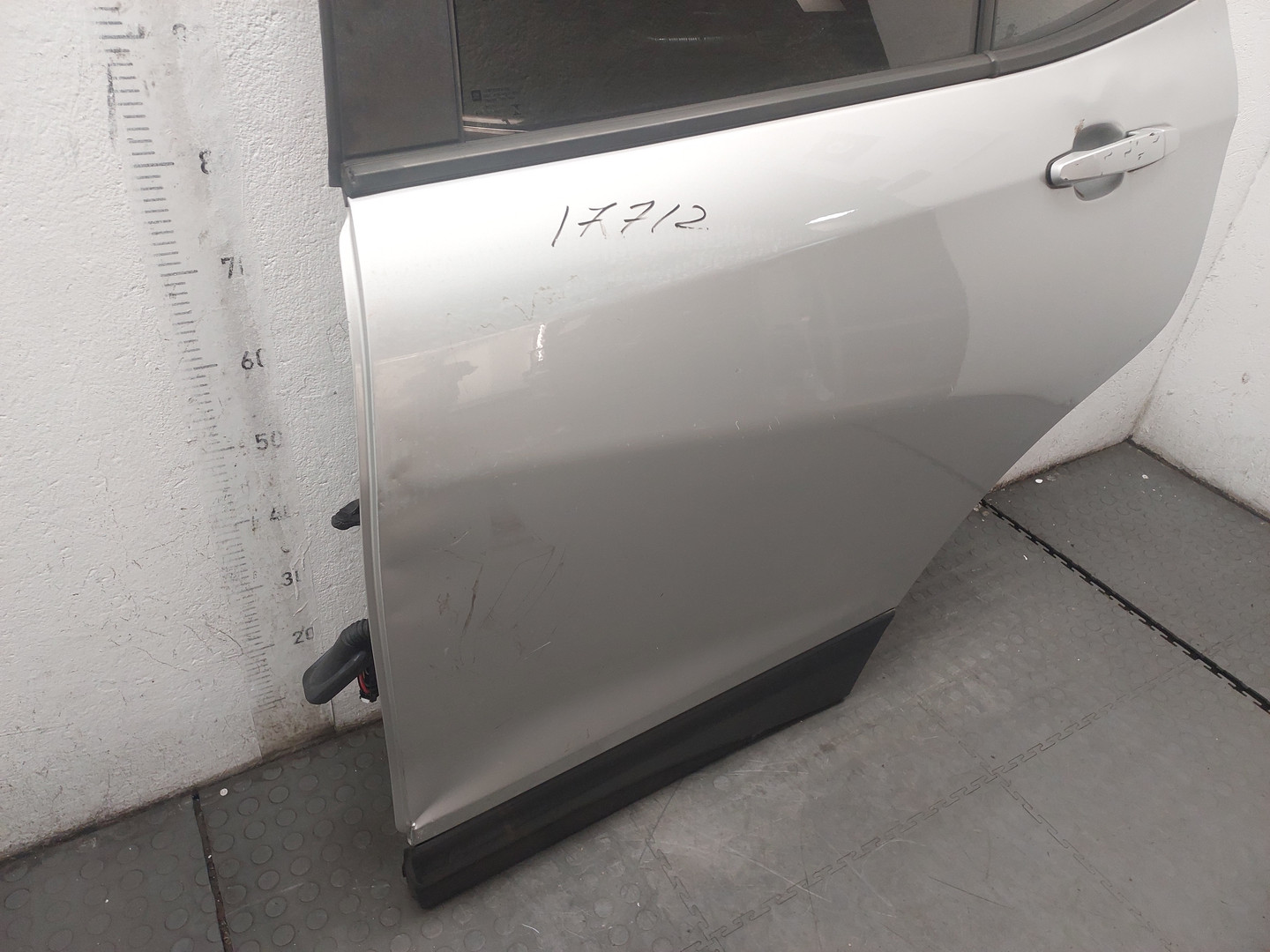 Дверь задняя левая