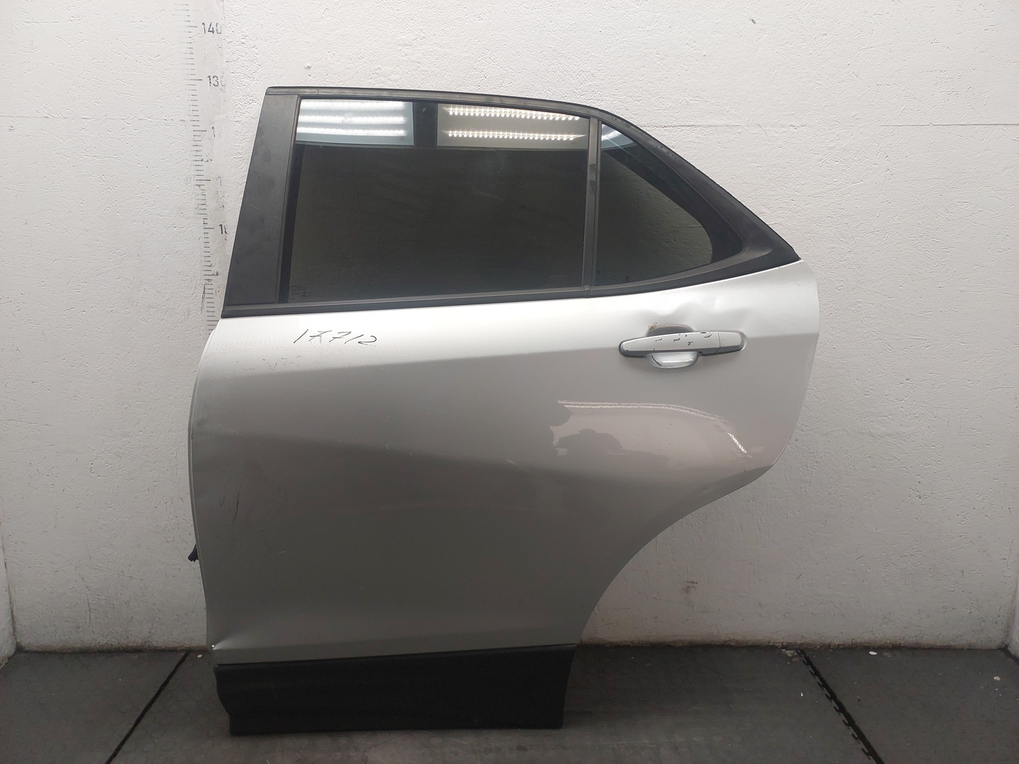 Дверь задняя левая