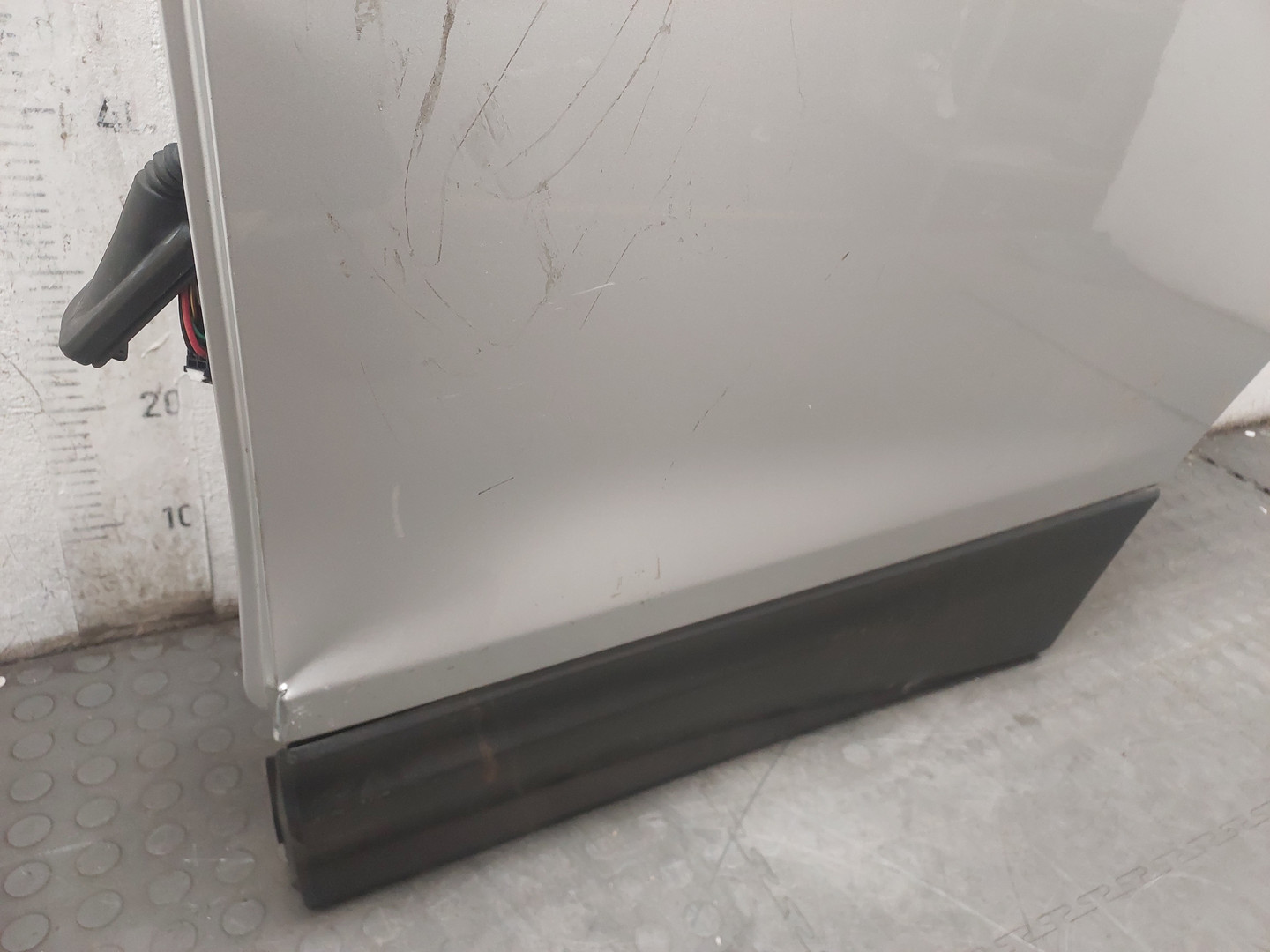 Дверь задняя левая