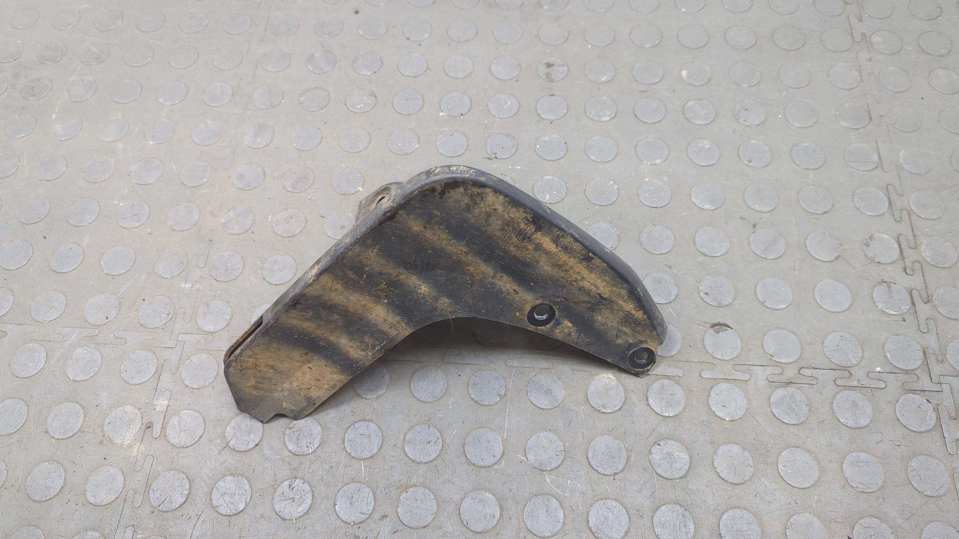 Брызговик задний правый