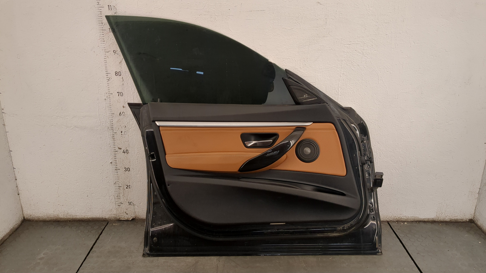 Дверь передняя левая