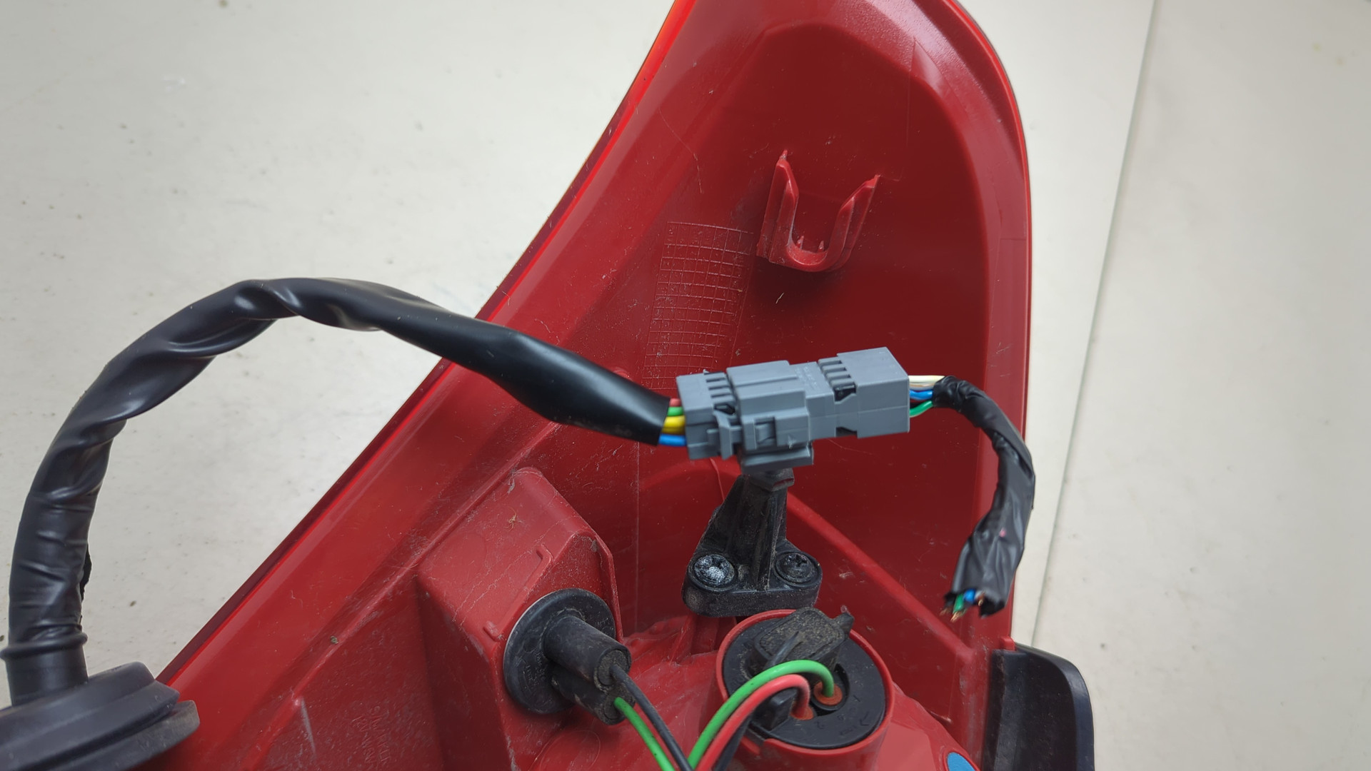 Фонарь задний правый