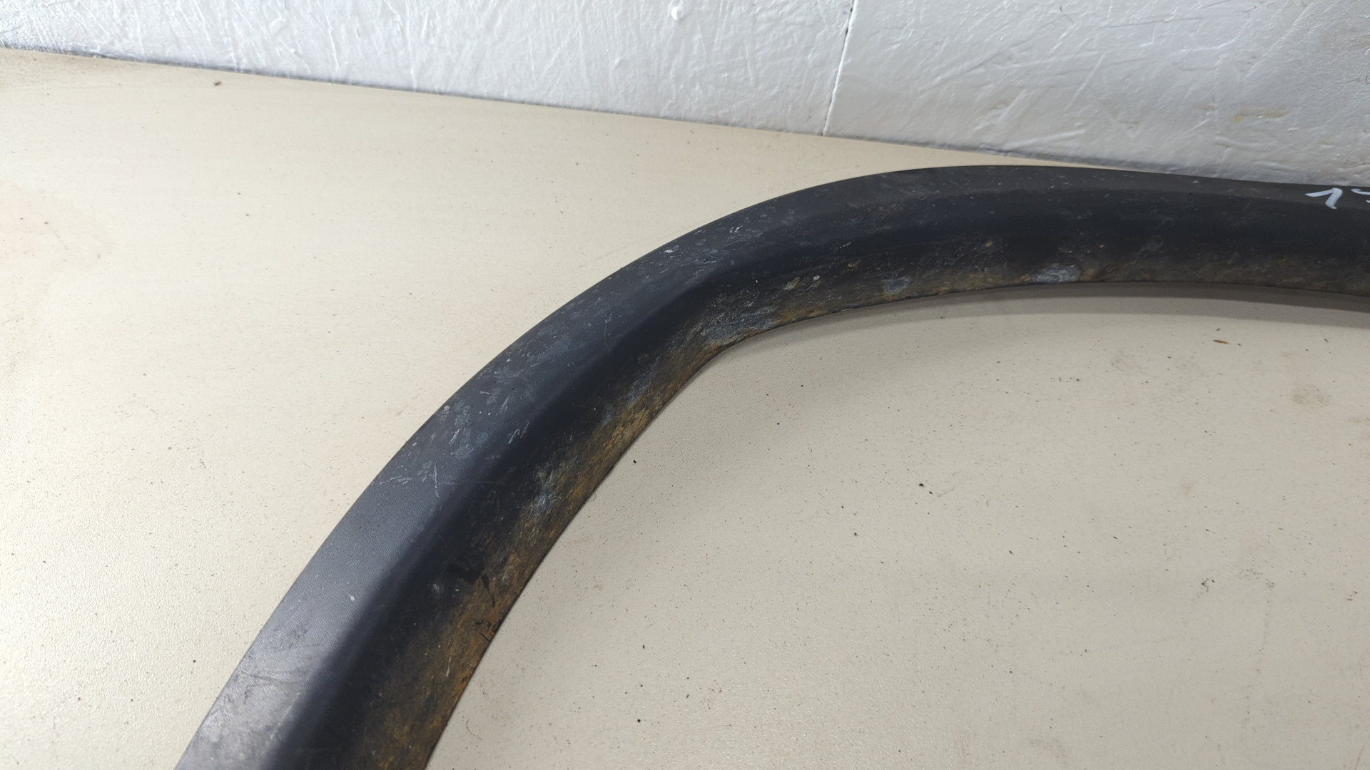 Накладка переднего крыла правого