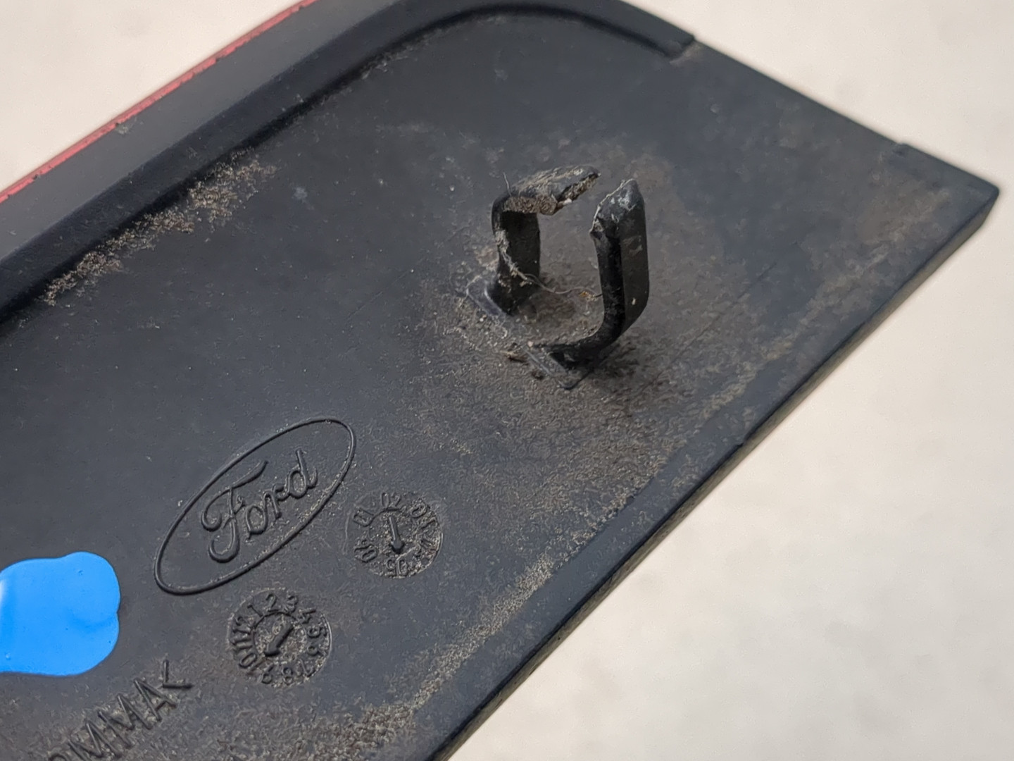 Отражатель в бампер задний левый