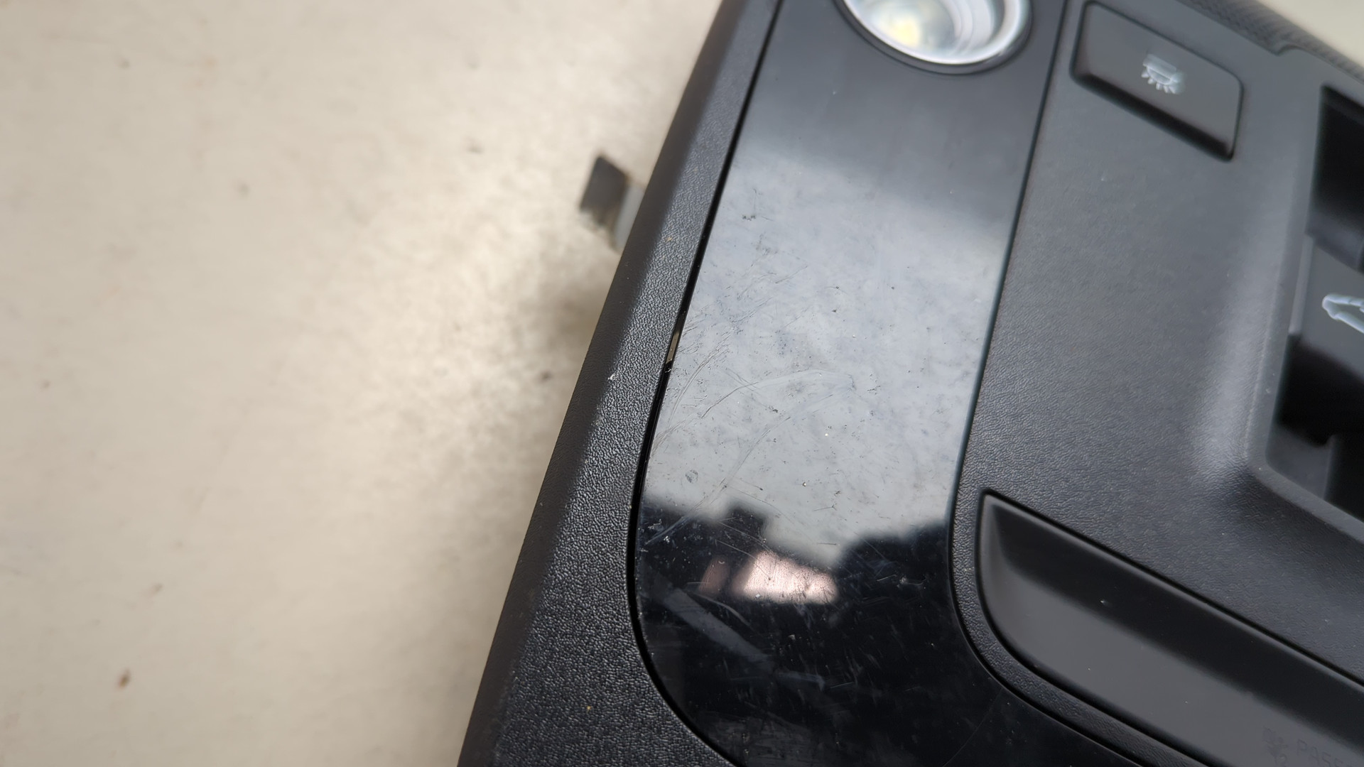 Плафон салонный