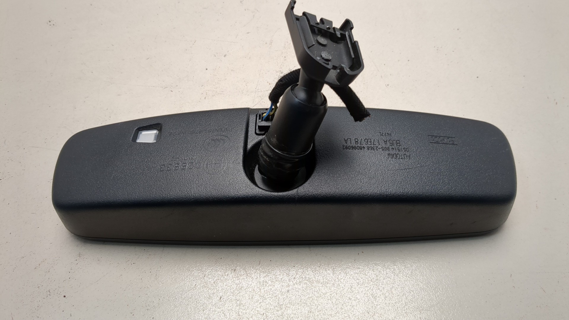 Зеркало заднего вида