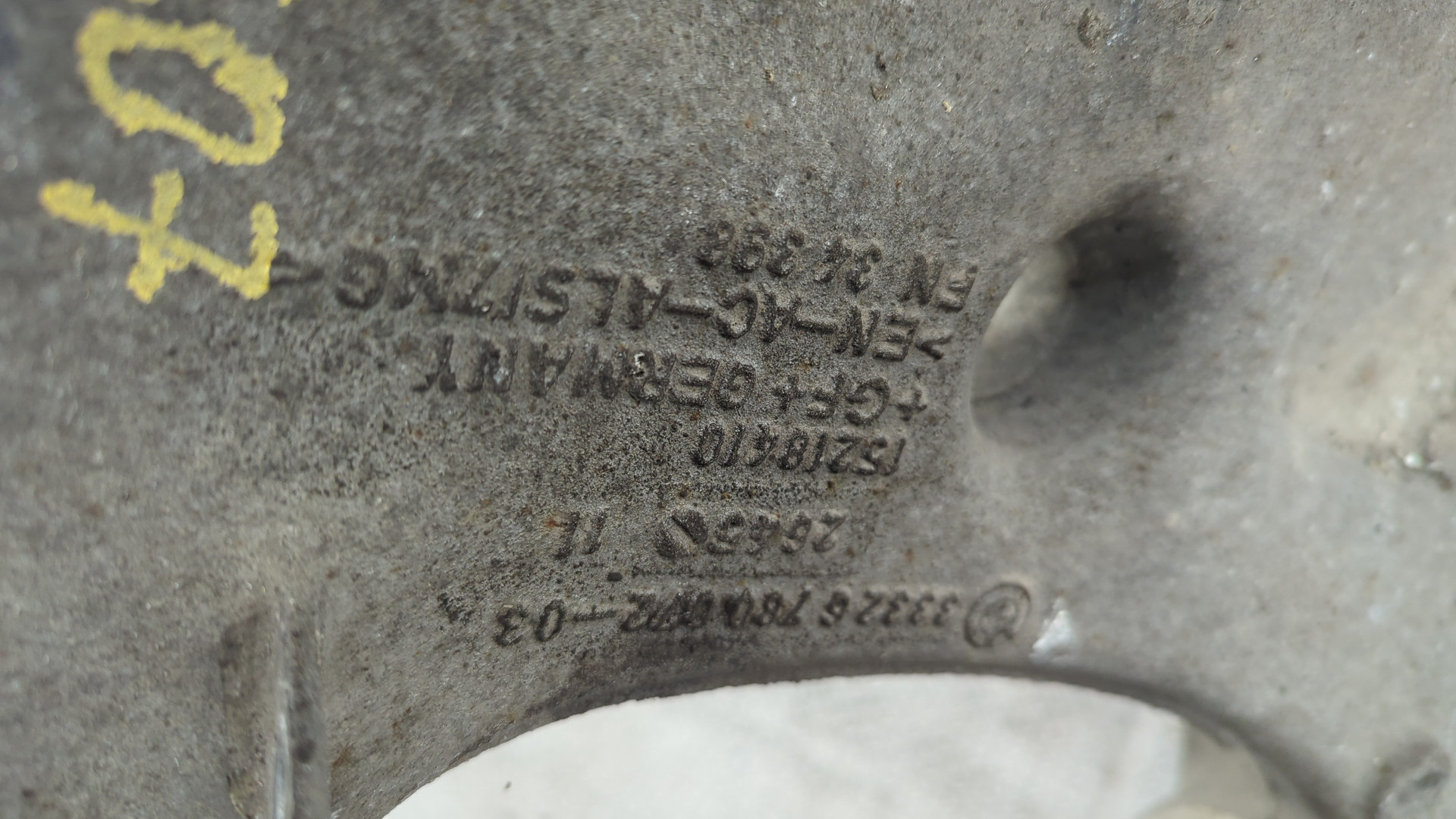 Кулак поворотный задний правый