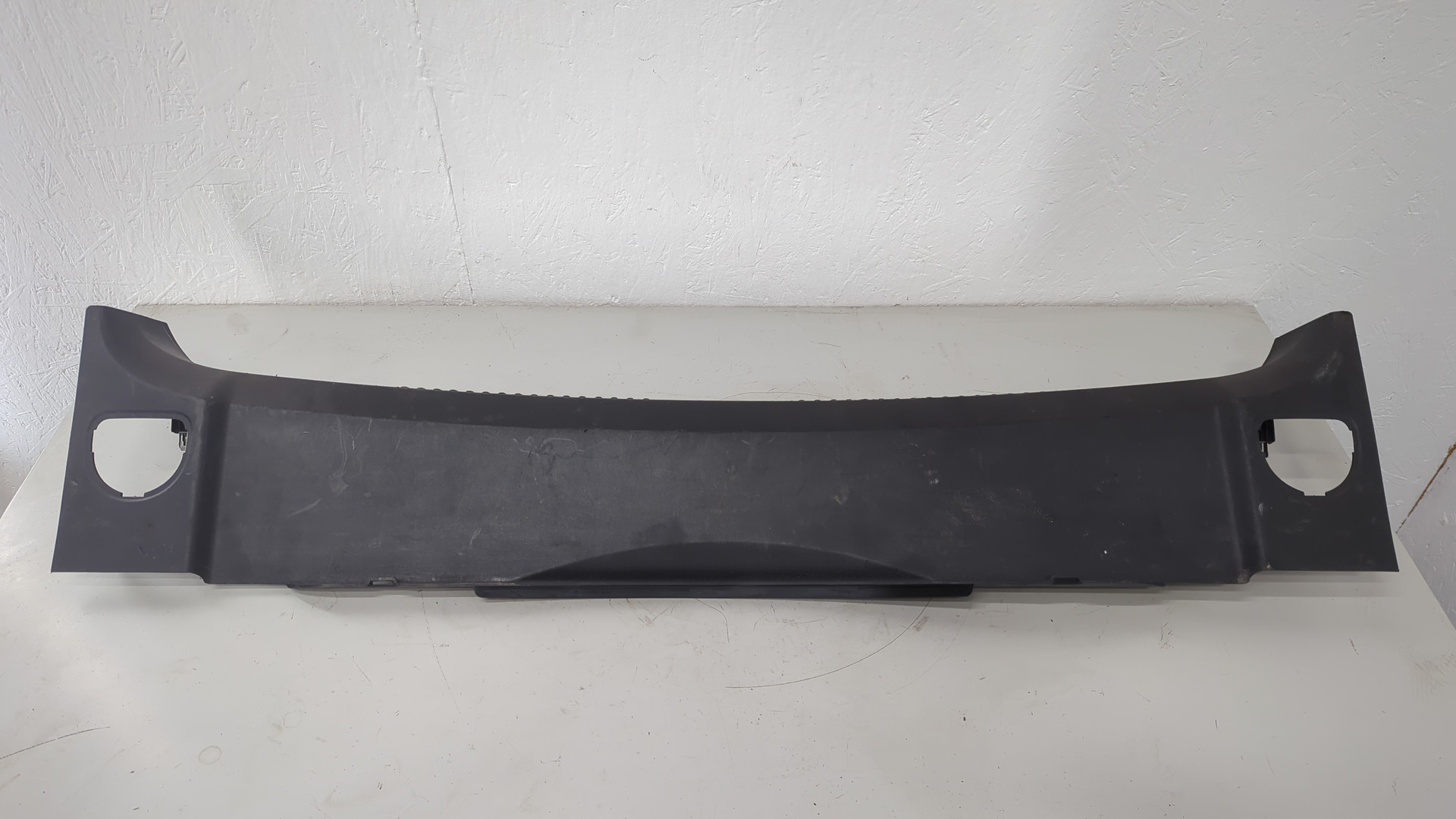 Обшивка двери багажника