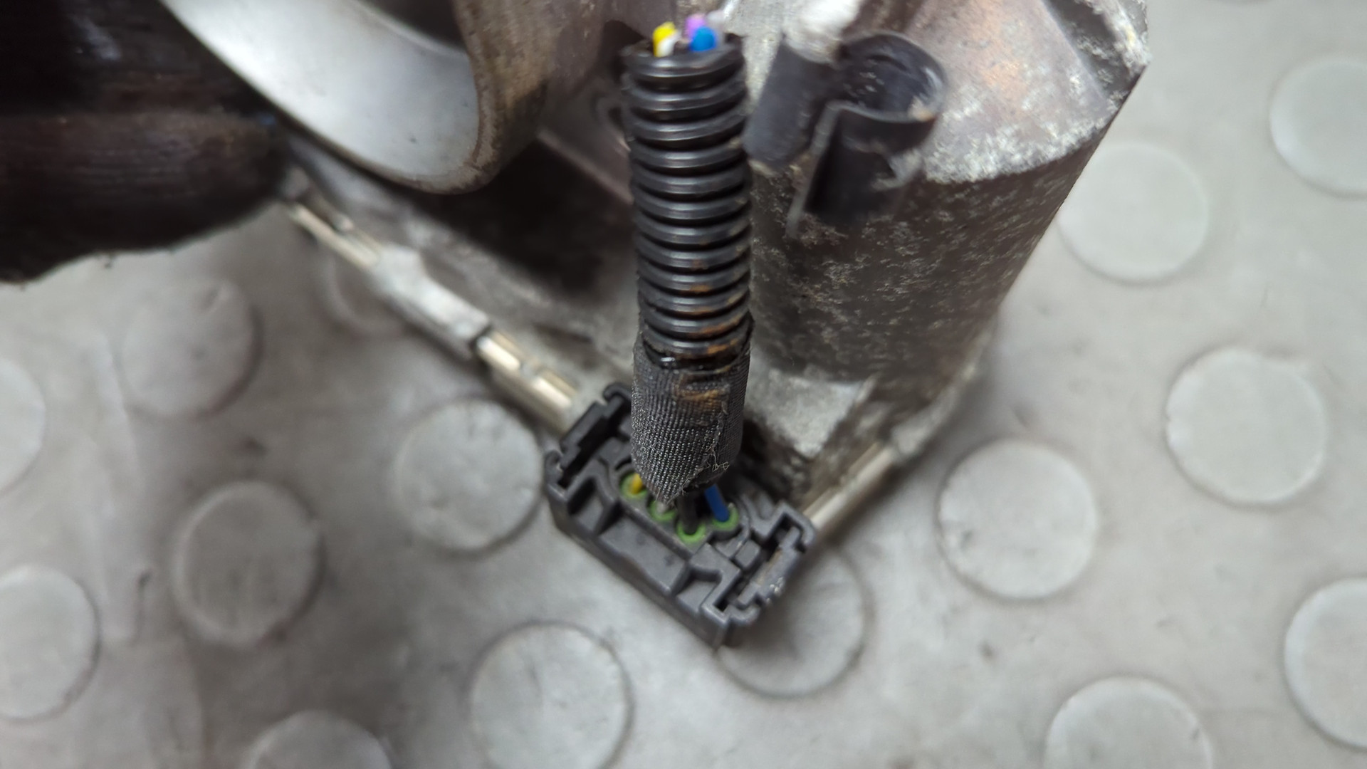 Заслонка дроссельная электрическая