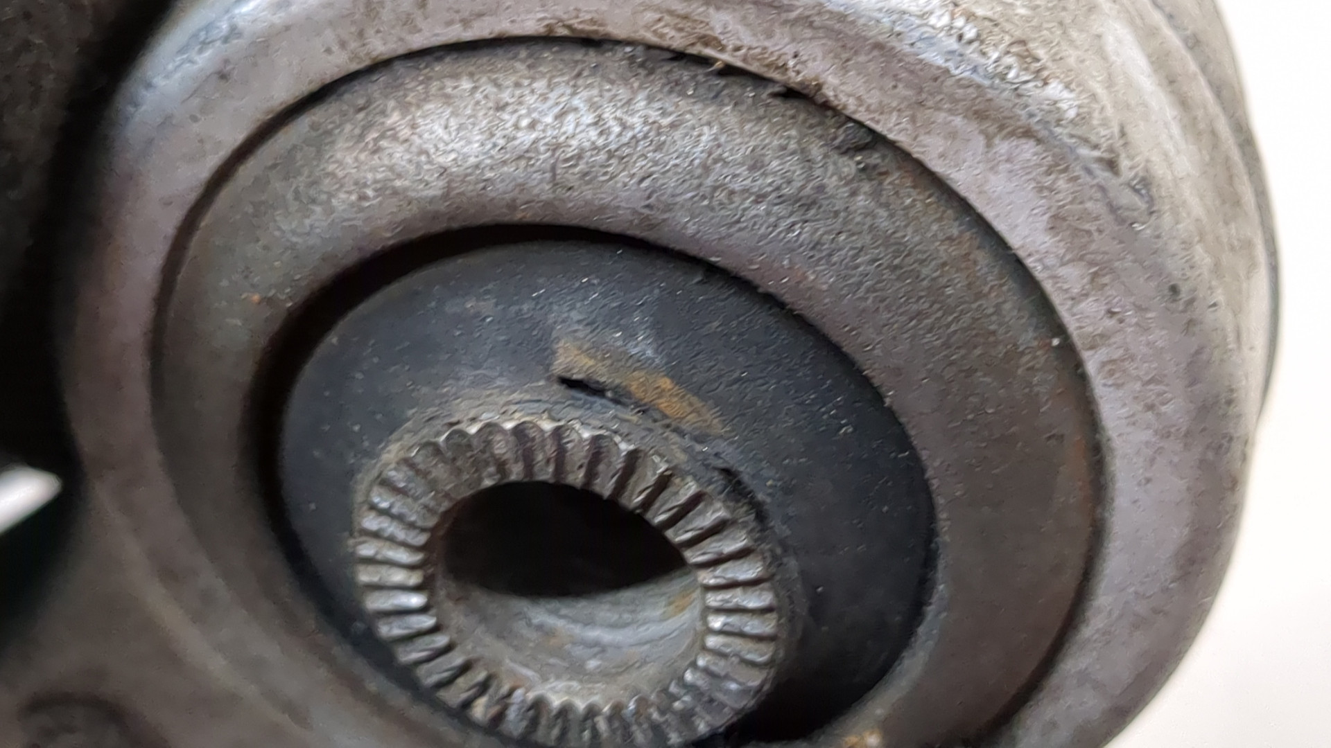 Рычаг передний правый