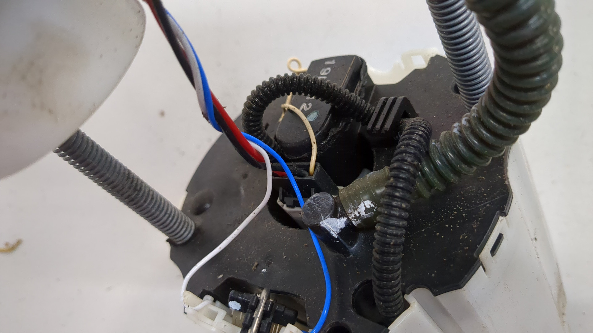 Насос топливный электрический