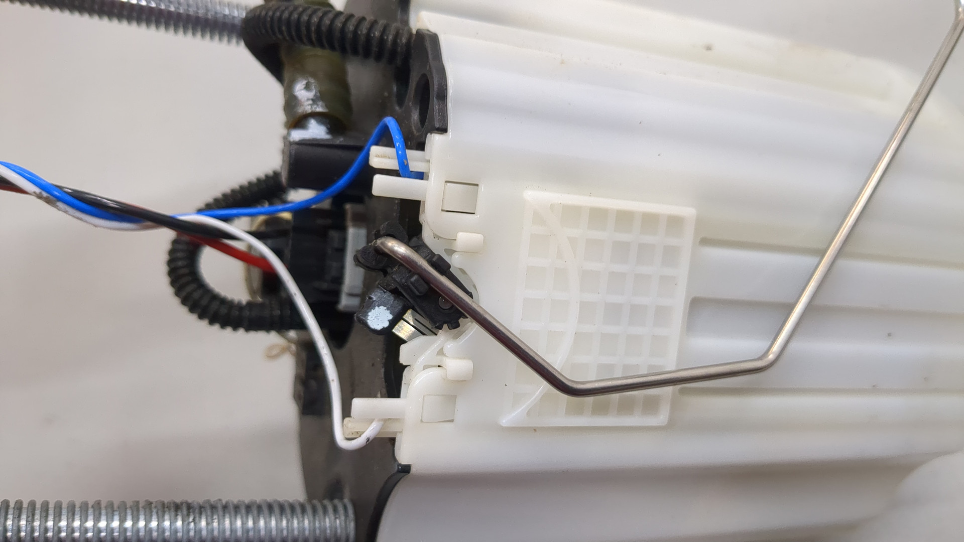 Насос топливный электрический