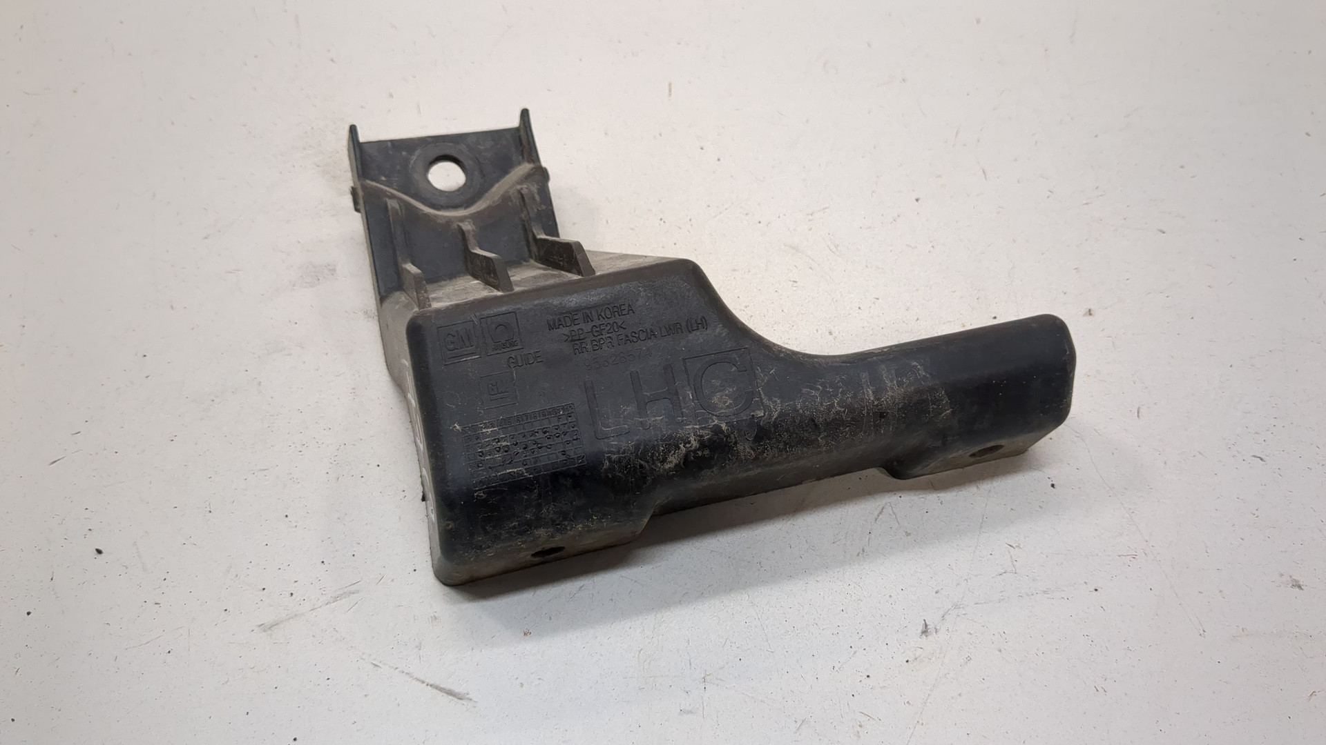 Кронштейн заднего бампера левый